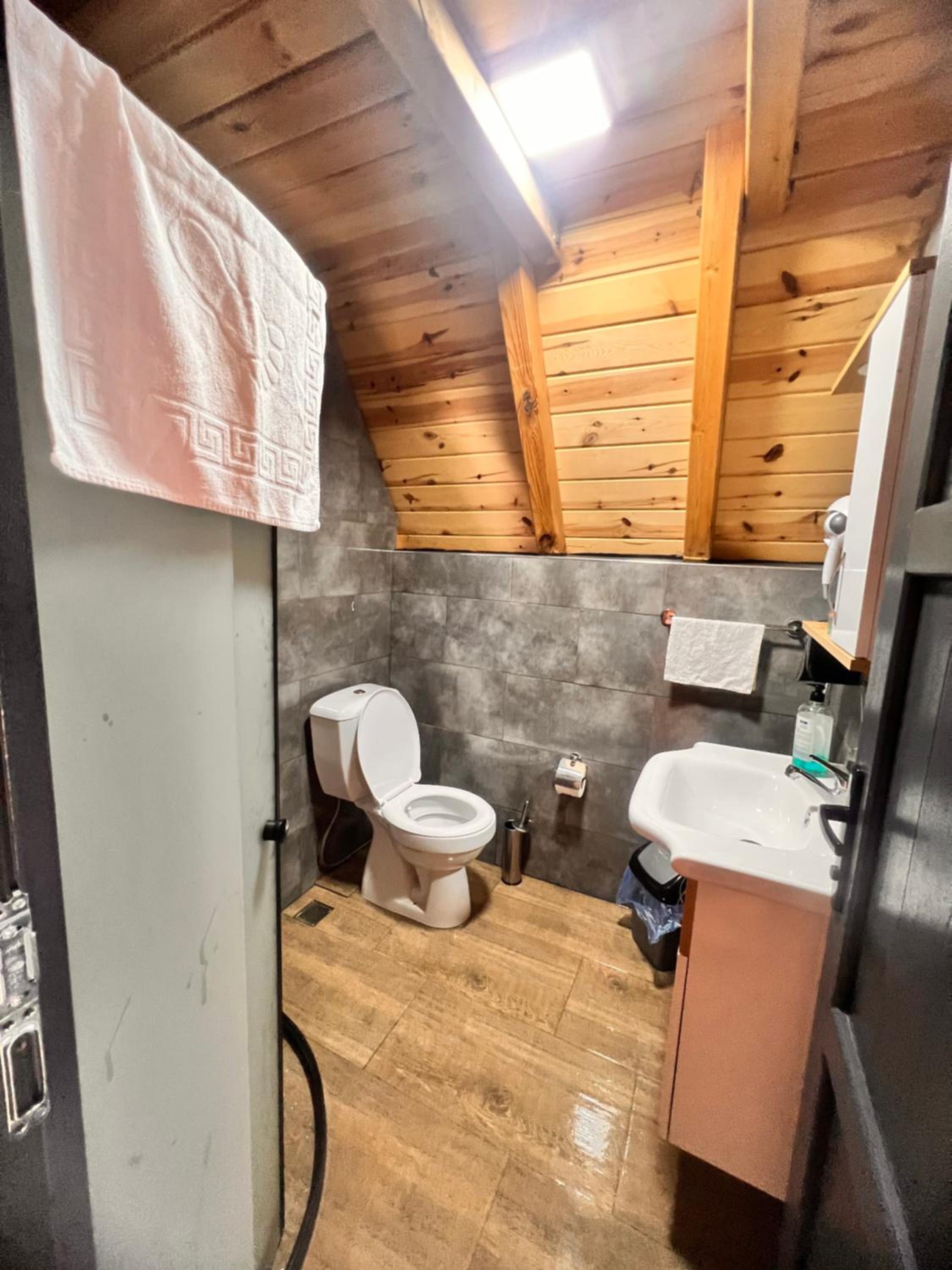 Deluxe Bungalow - Photo 3