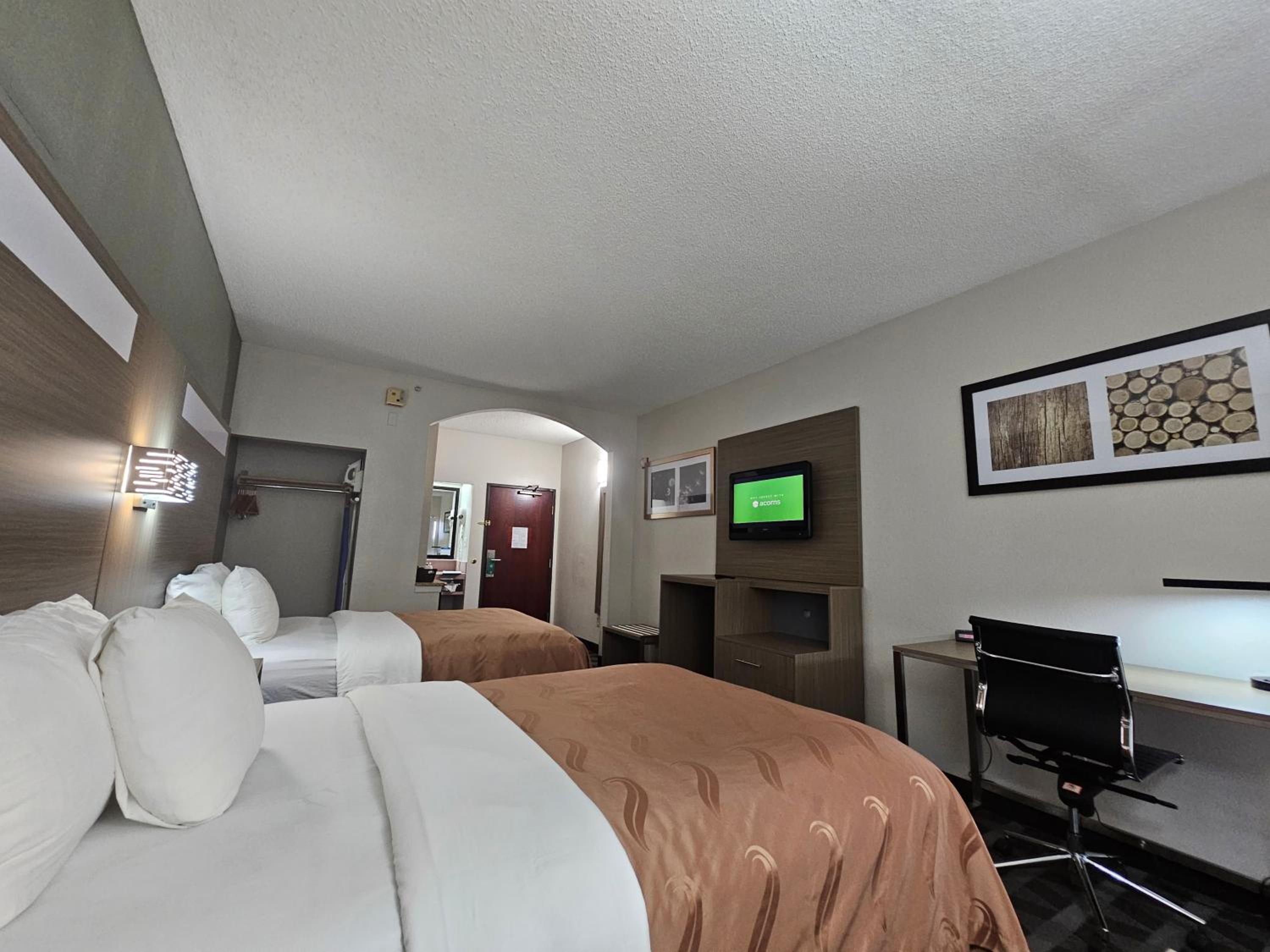 Double Room with Two Double Beds - Accessible/Non-Smoking - Photo 1