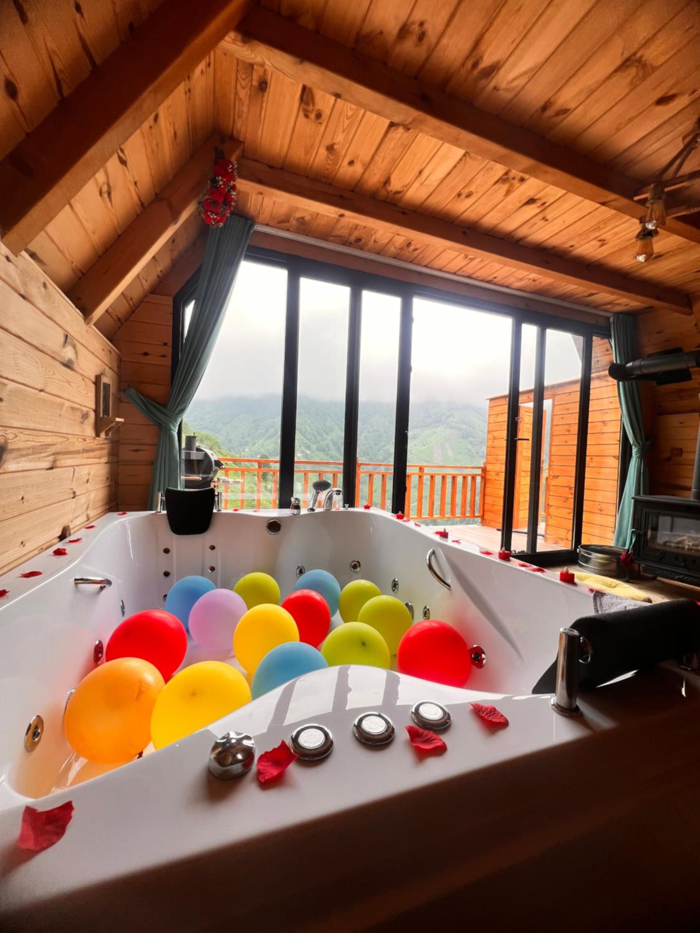 Deluxe Bungalow - Photo 2