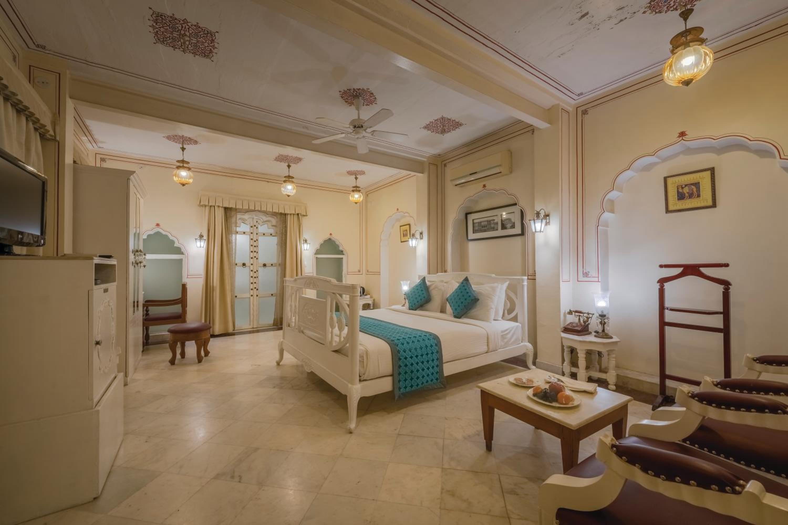Deluxe Suite - Photo 1
