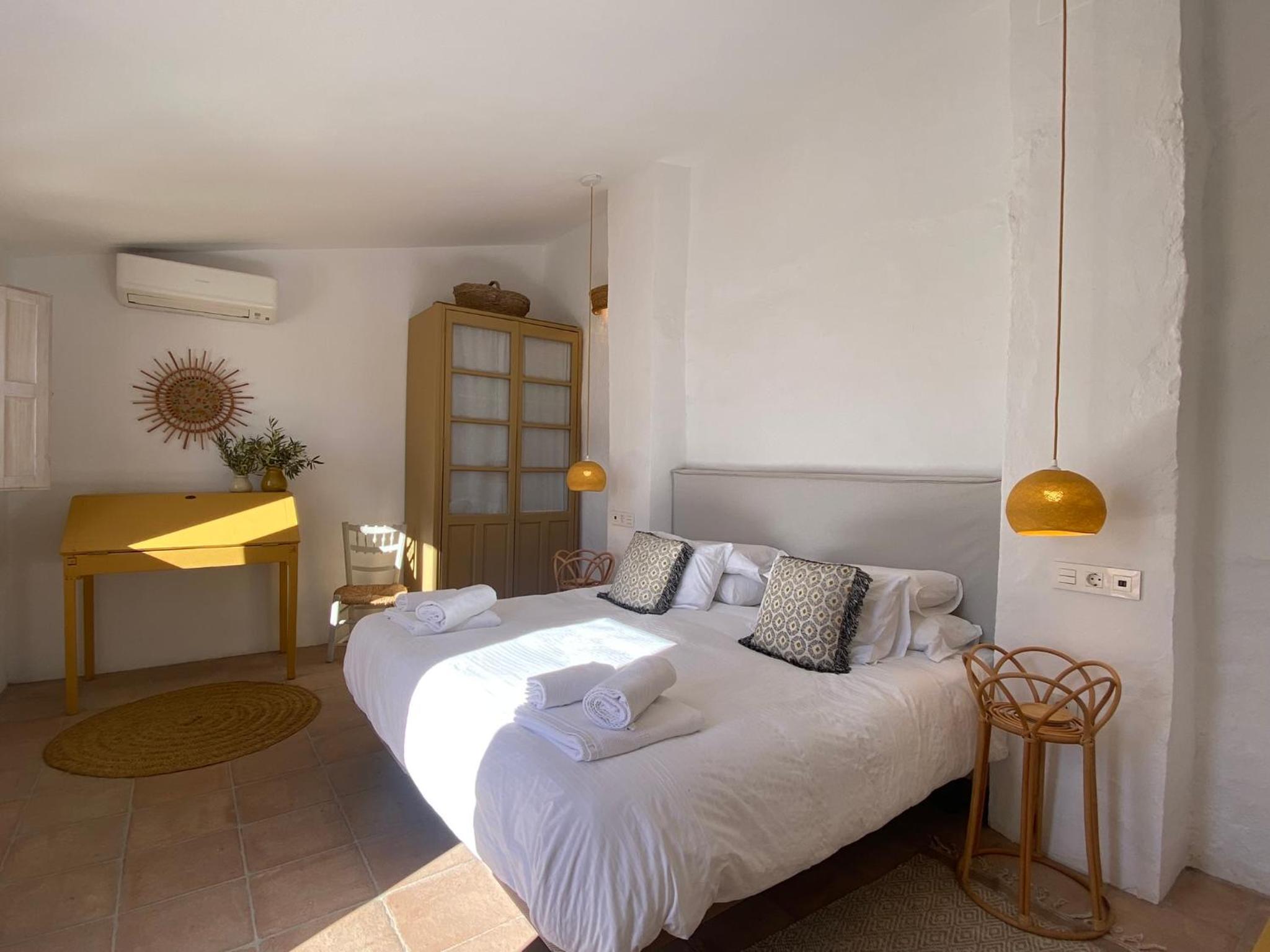 One-Bedroom Apartment - Photo 5
