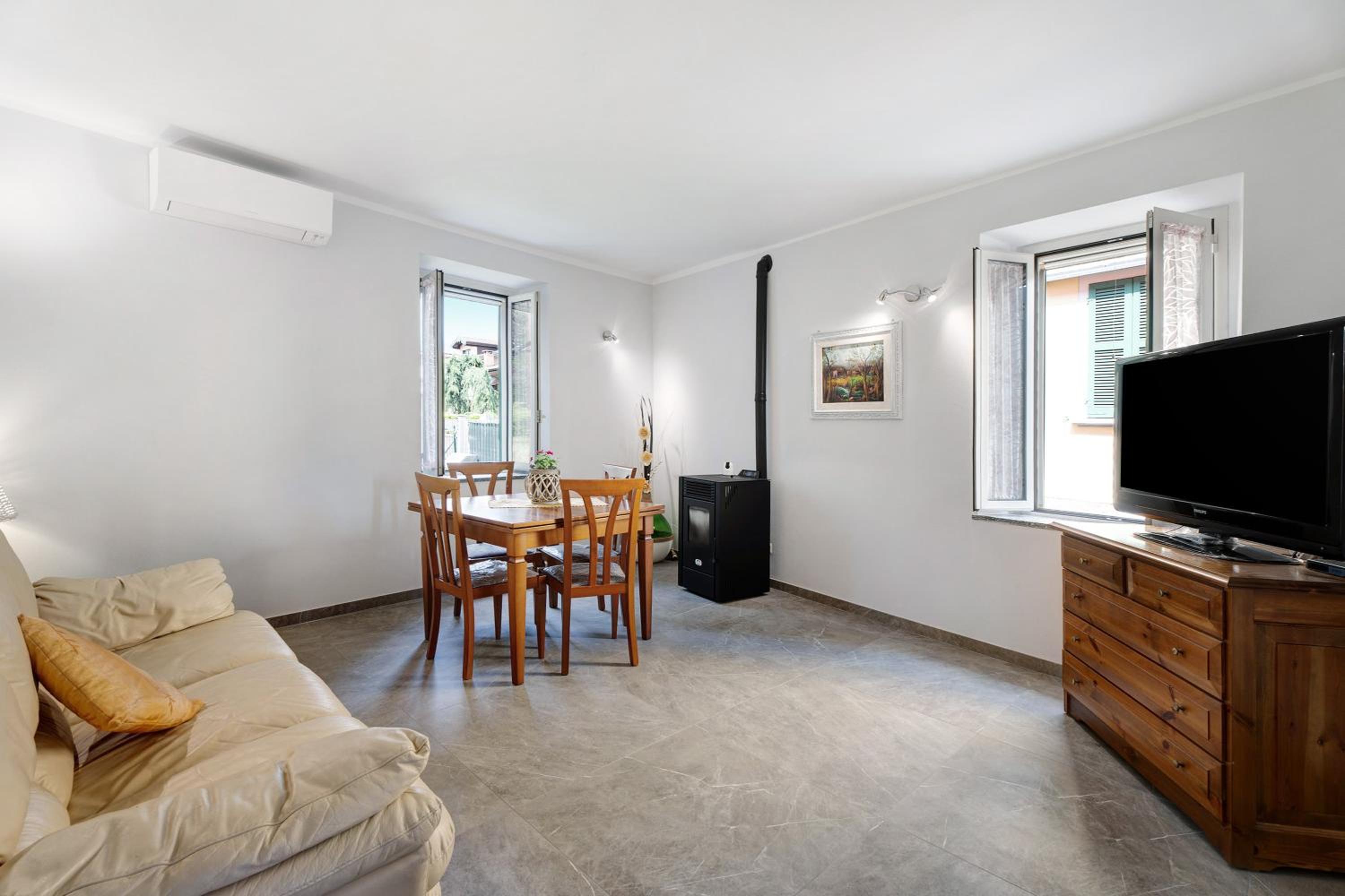Apartment with Terrace photo 3
