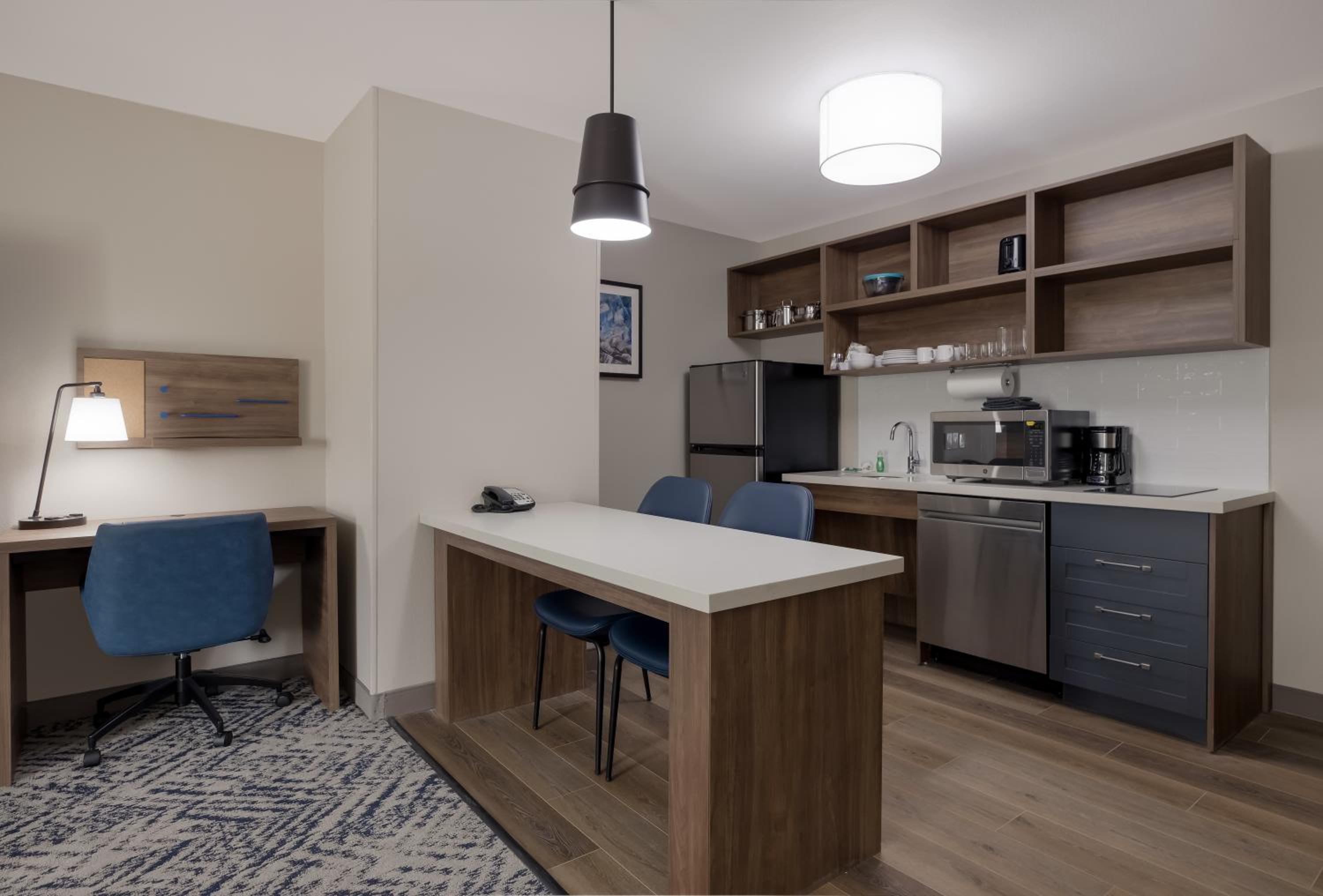 Studio Suite - Photo 5