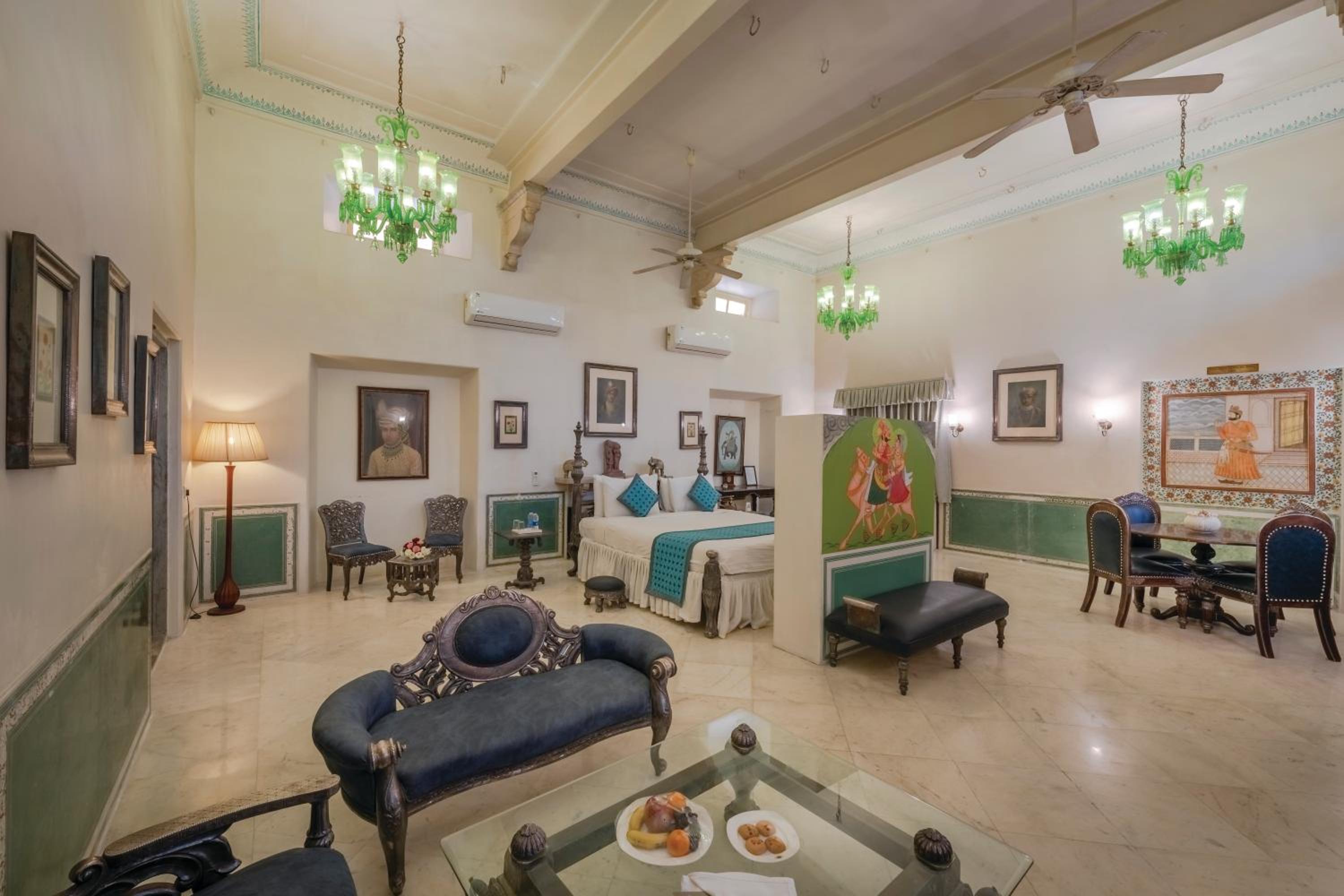 King Suite - Photo 1