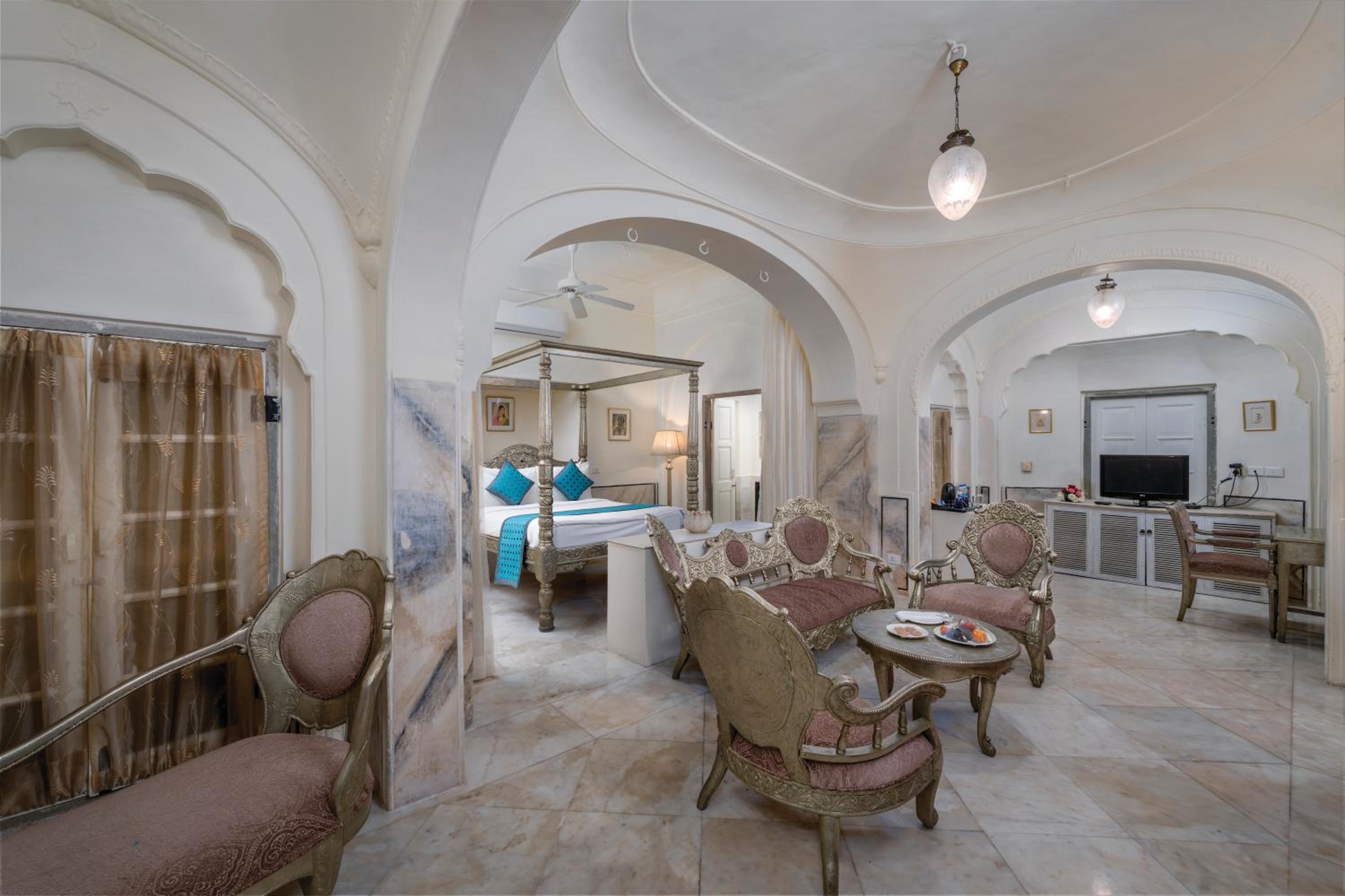 Queen Suite - Photo 5