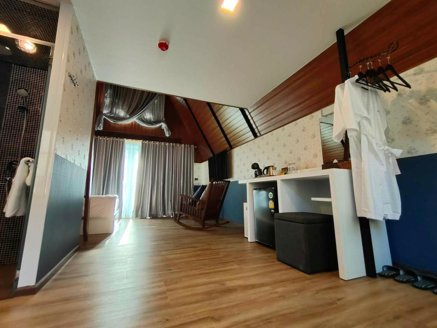 Villa with Jacuzzi - Photo 6