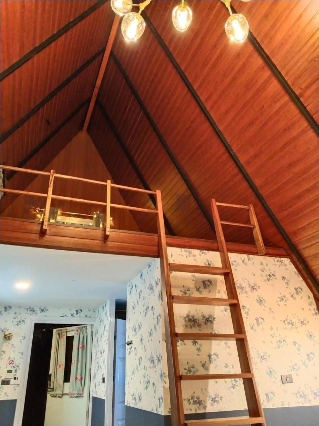 Villa with Jacuzzi - Photo 4