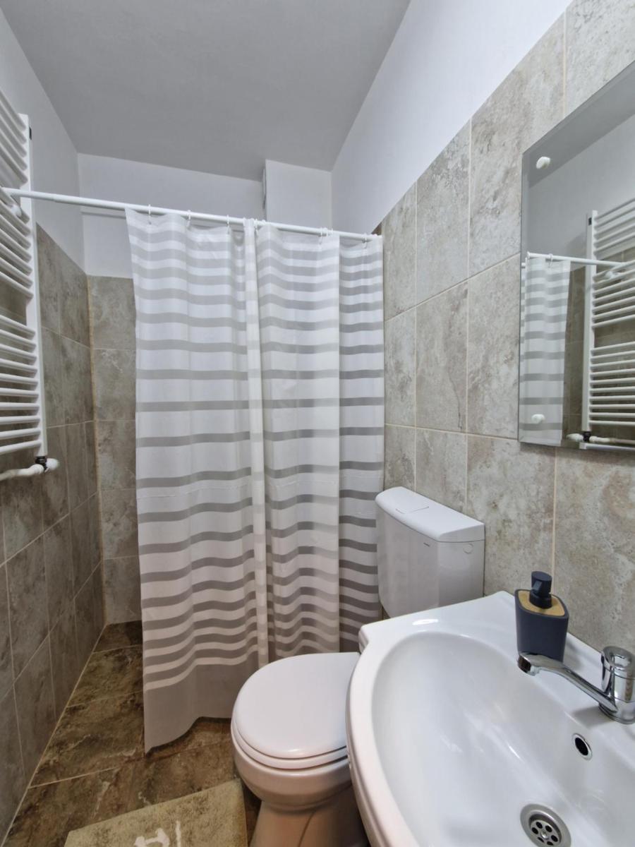 Double Room - Photo 3