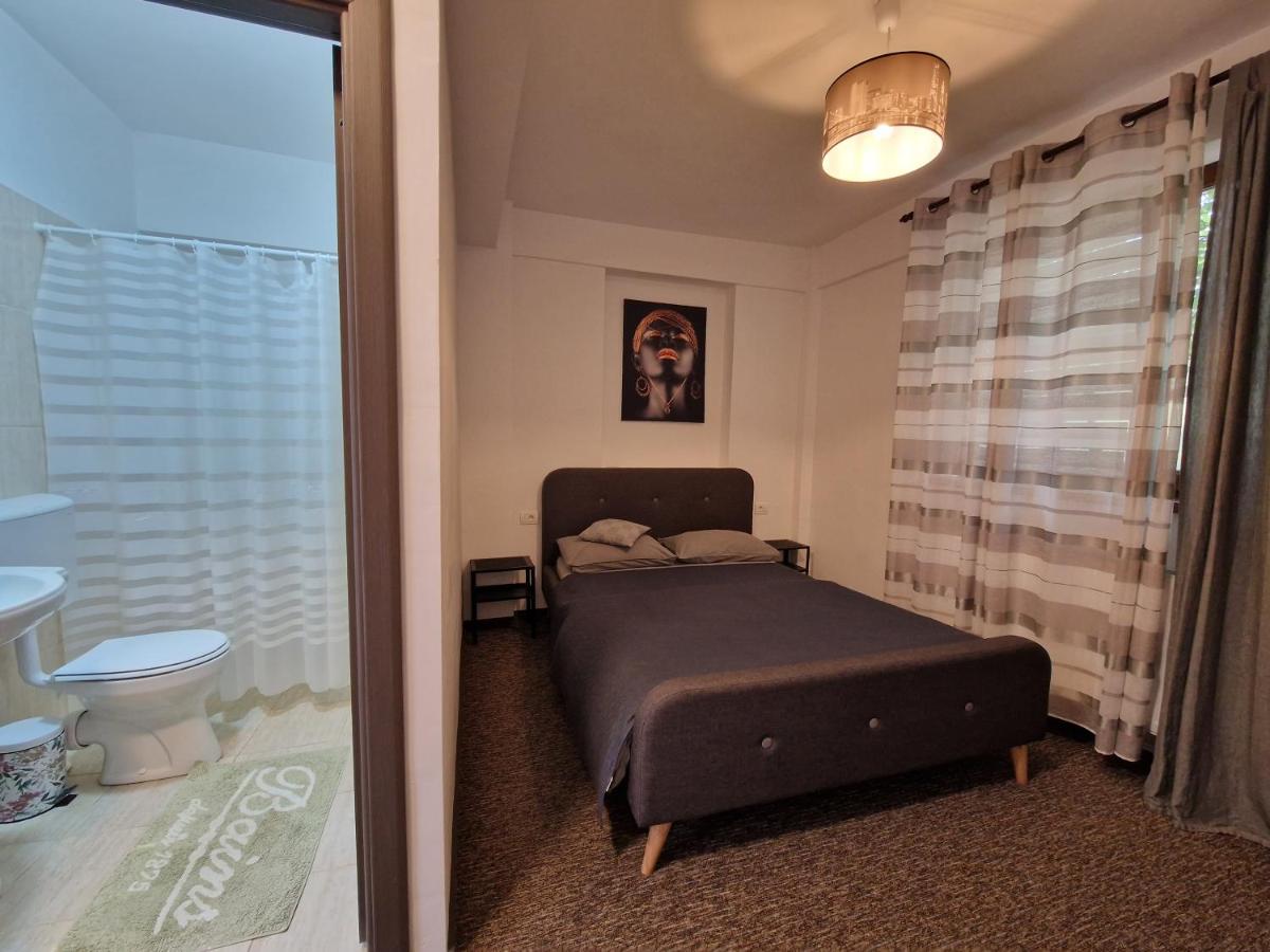 Double Room - Photo 2