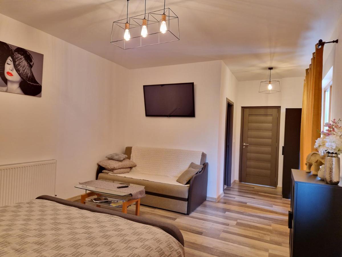 Family Room - Photo 1