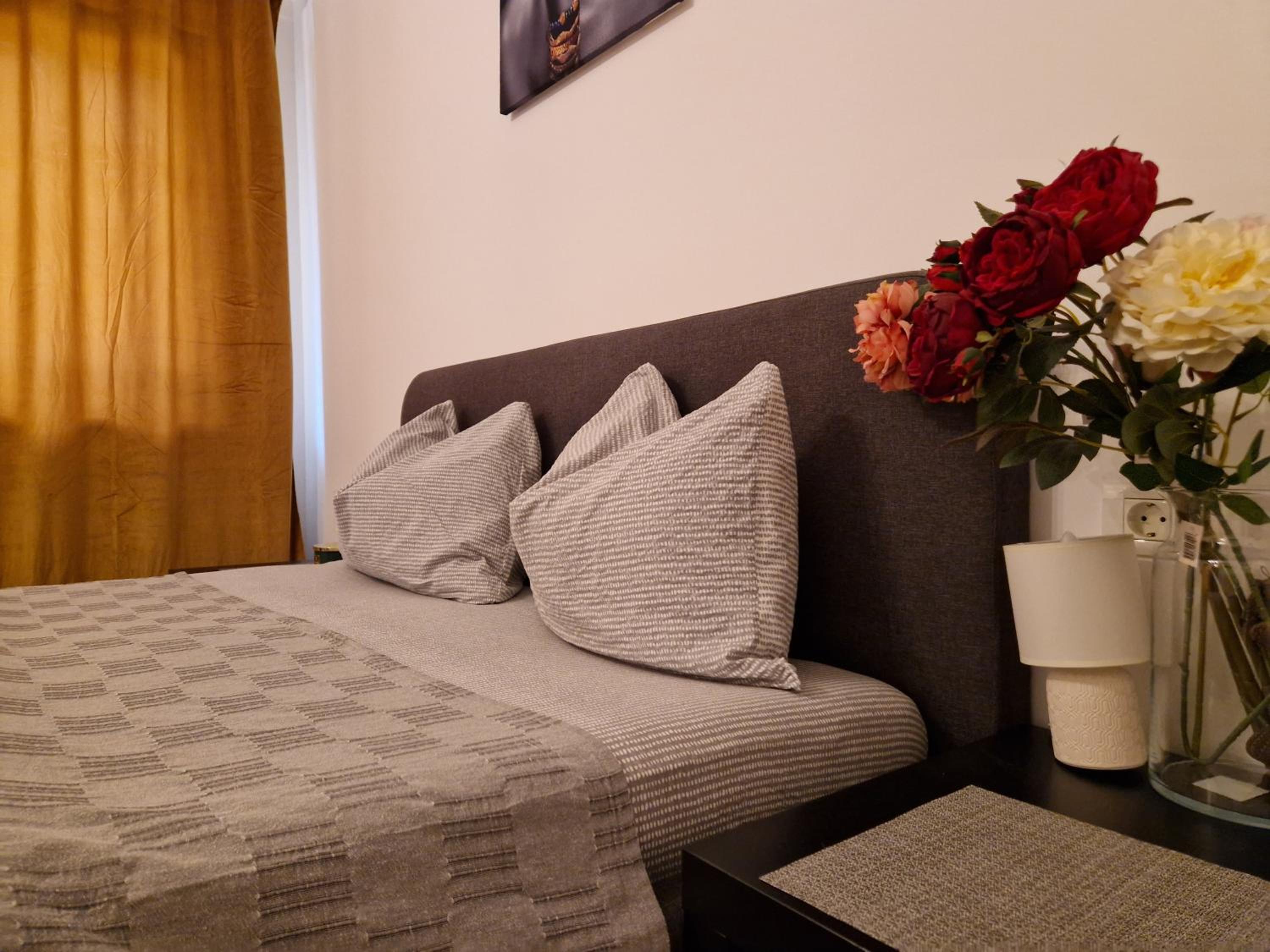 Family Room - Photo 3