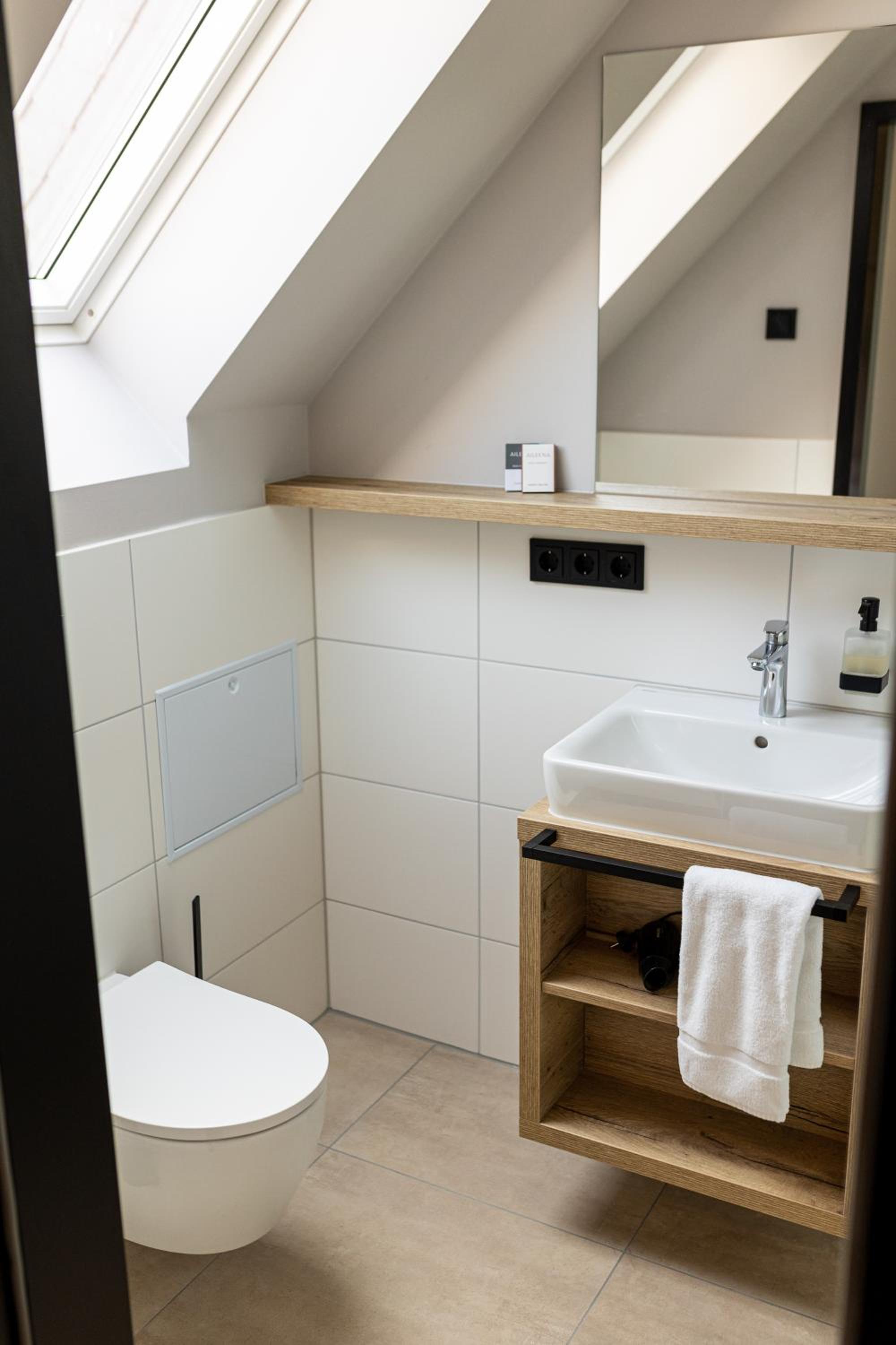 Single Room photo 3