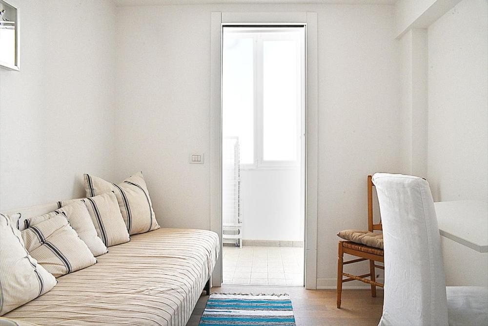 Three-Bedroom Apartment photo 3