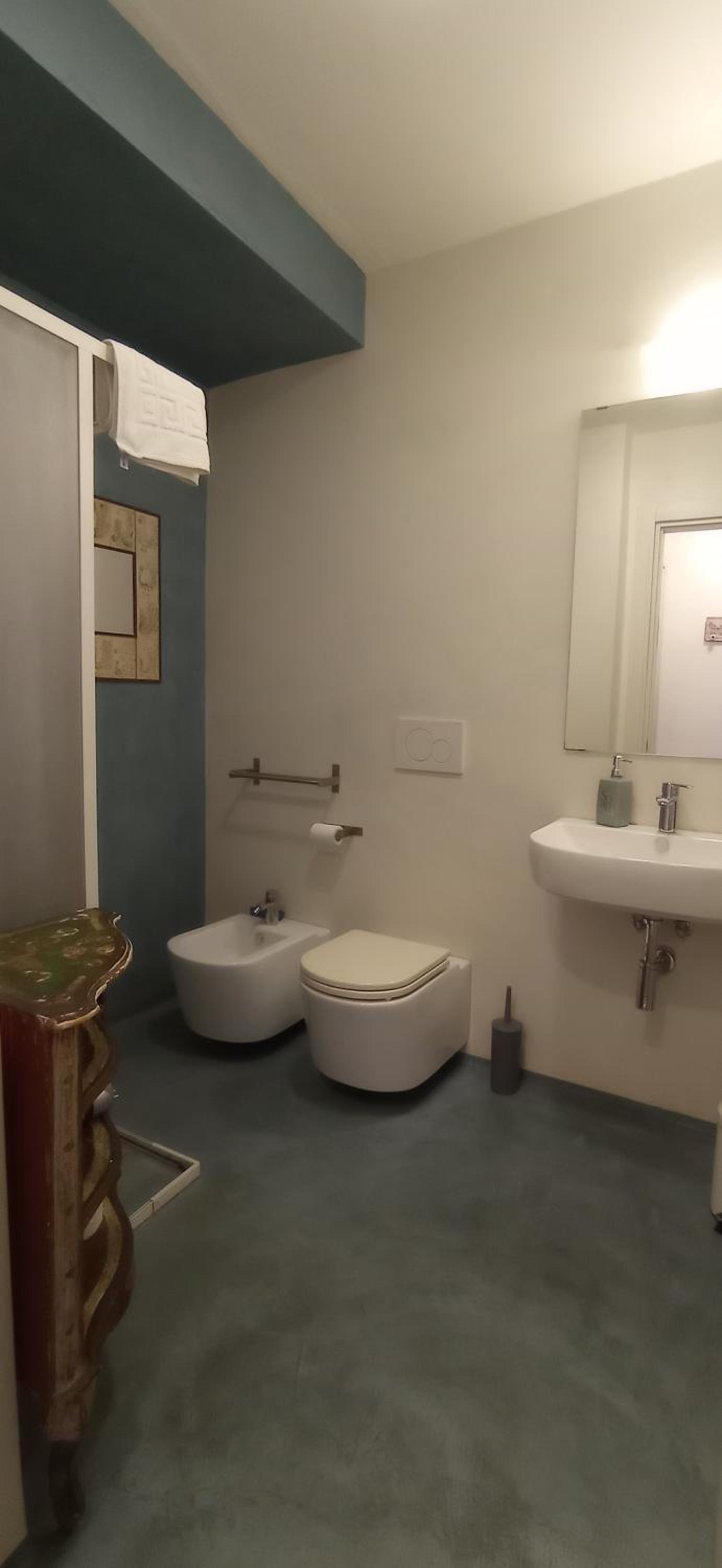 Triple Room with Private Bathroom - Photo 10