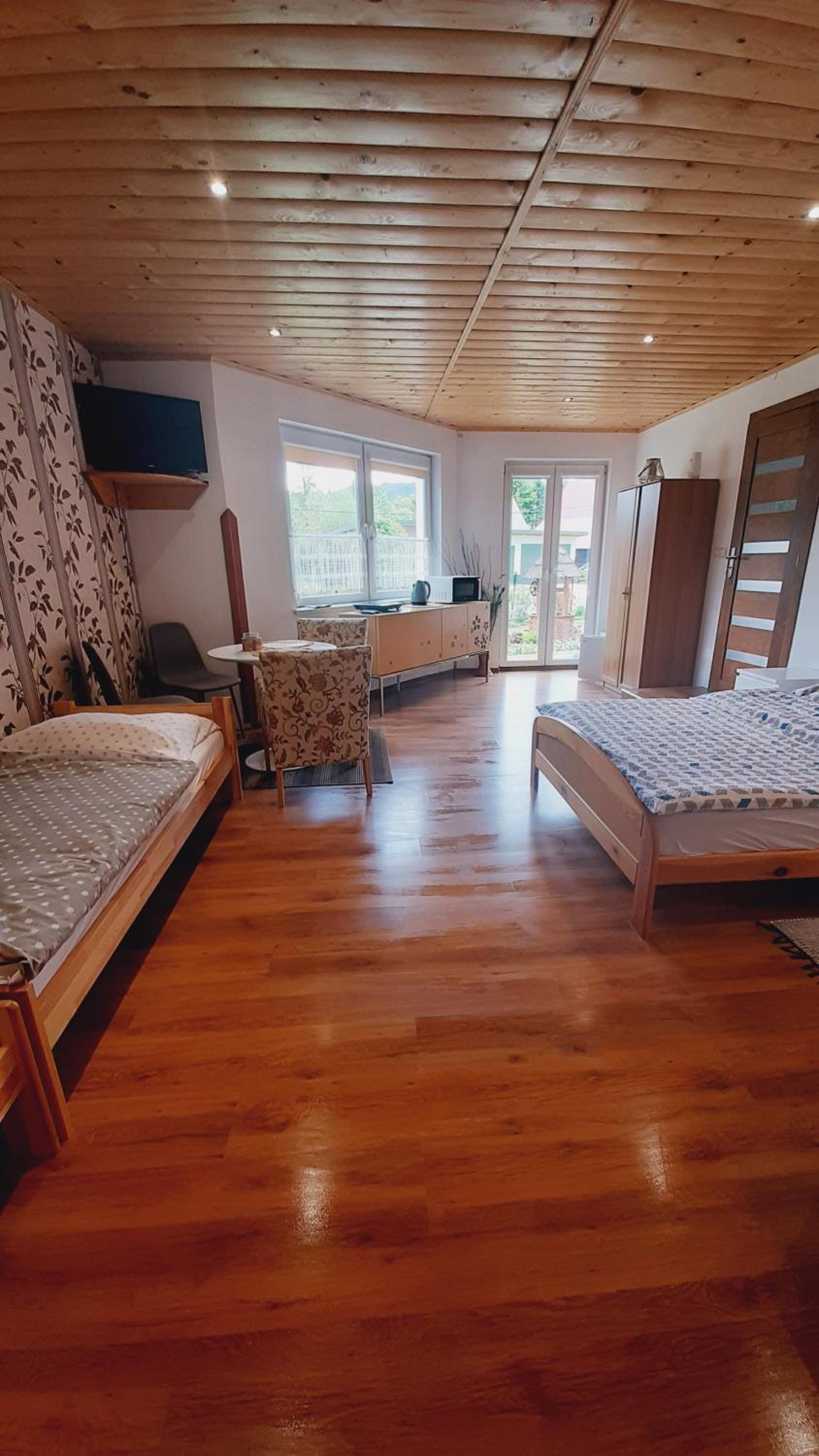 Family Room with Private Bathroom photo 1