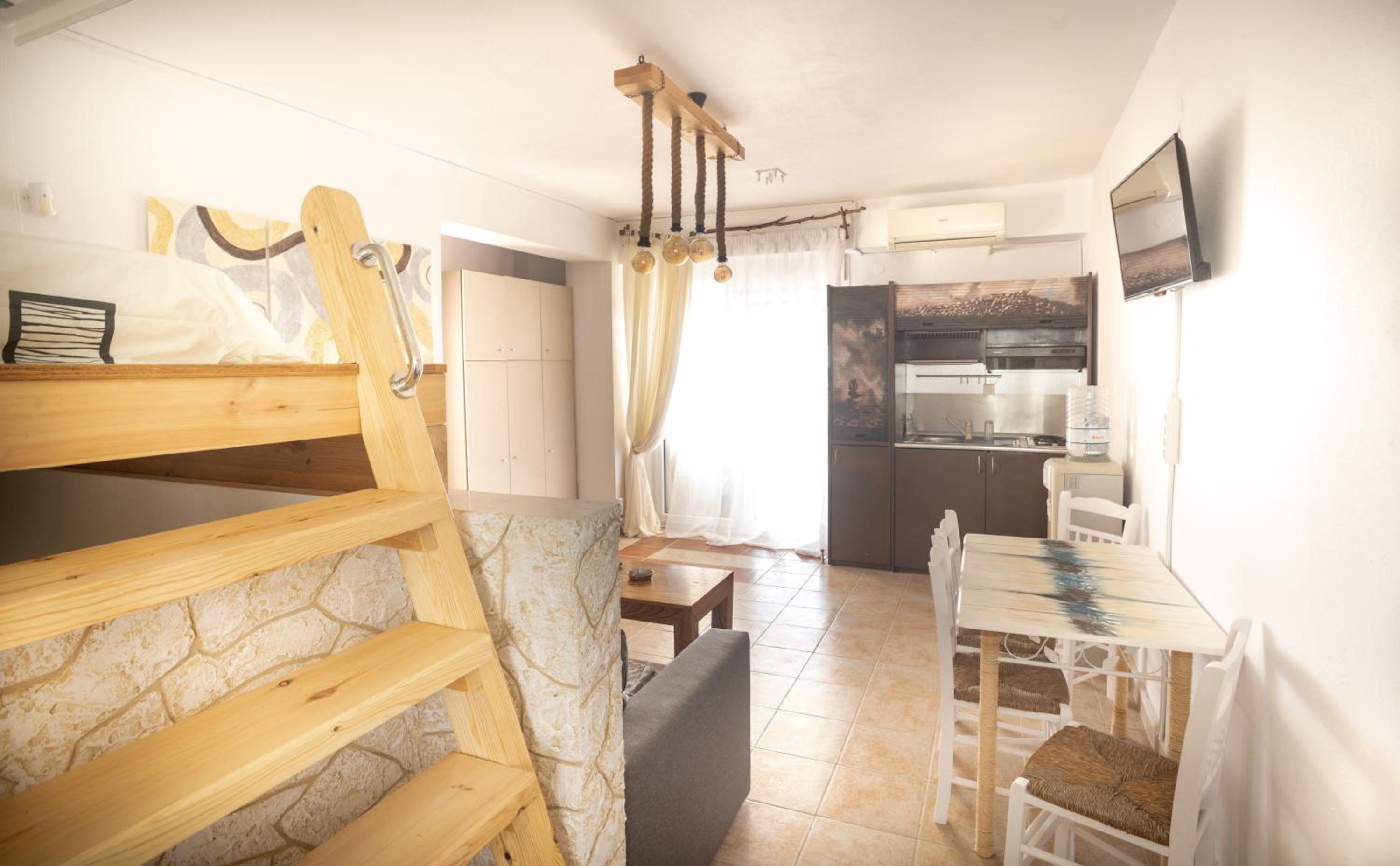 Deluxe Family Room