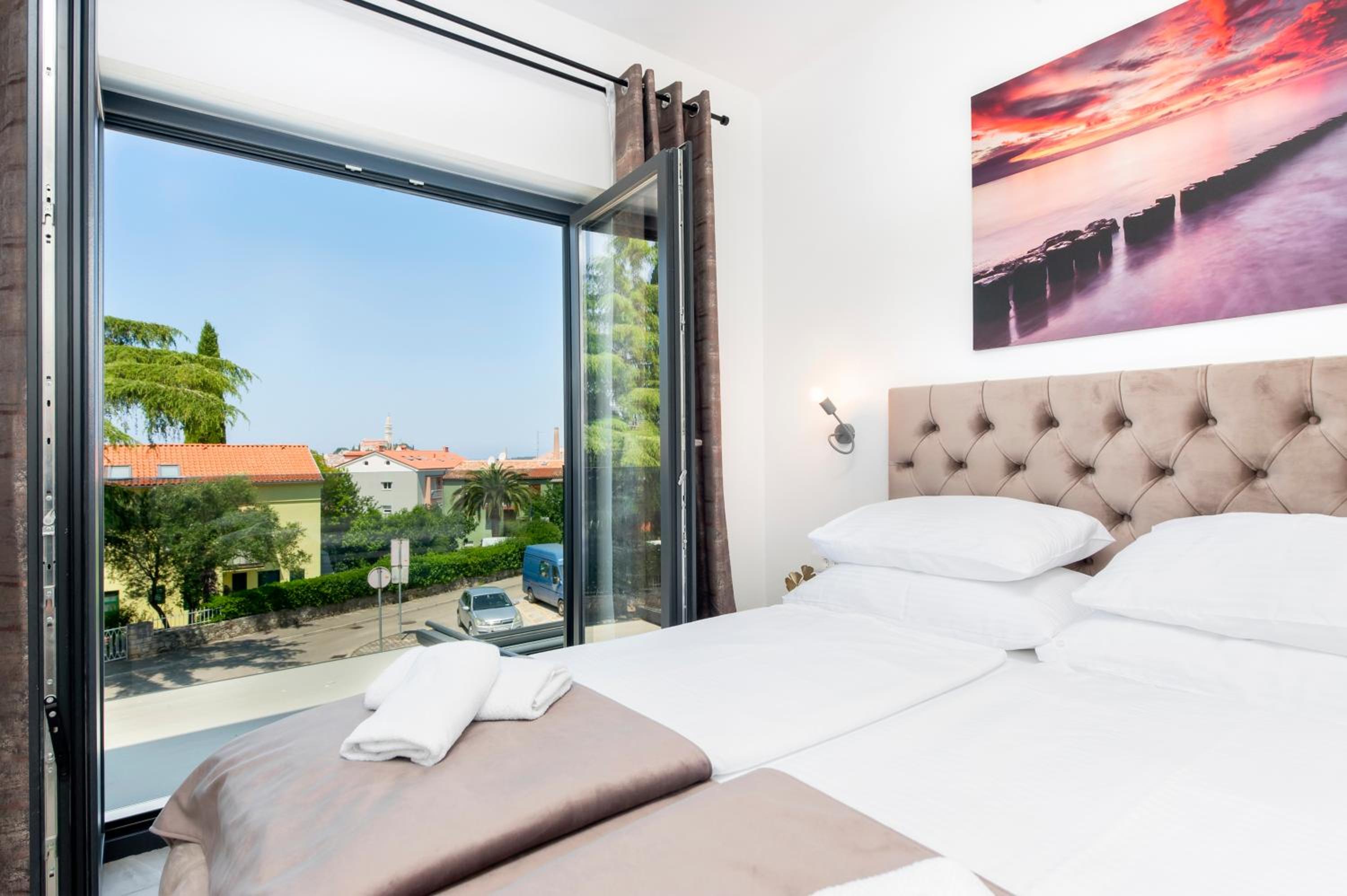 Standard Double Room - Photo 8