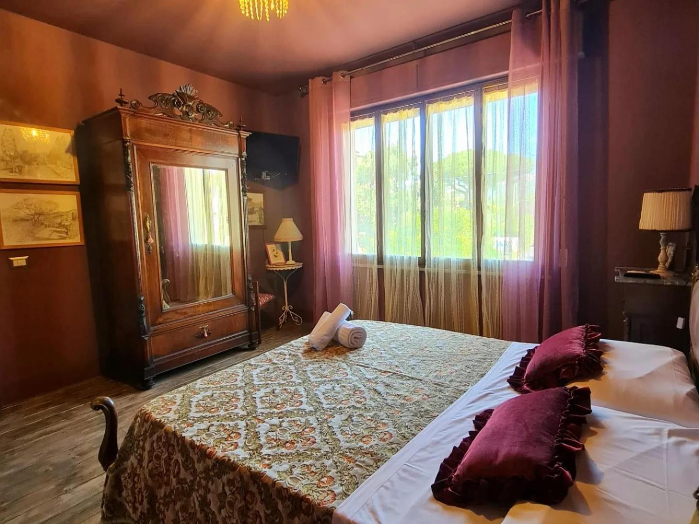 Large Double Room photo 3