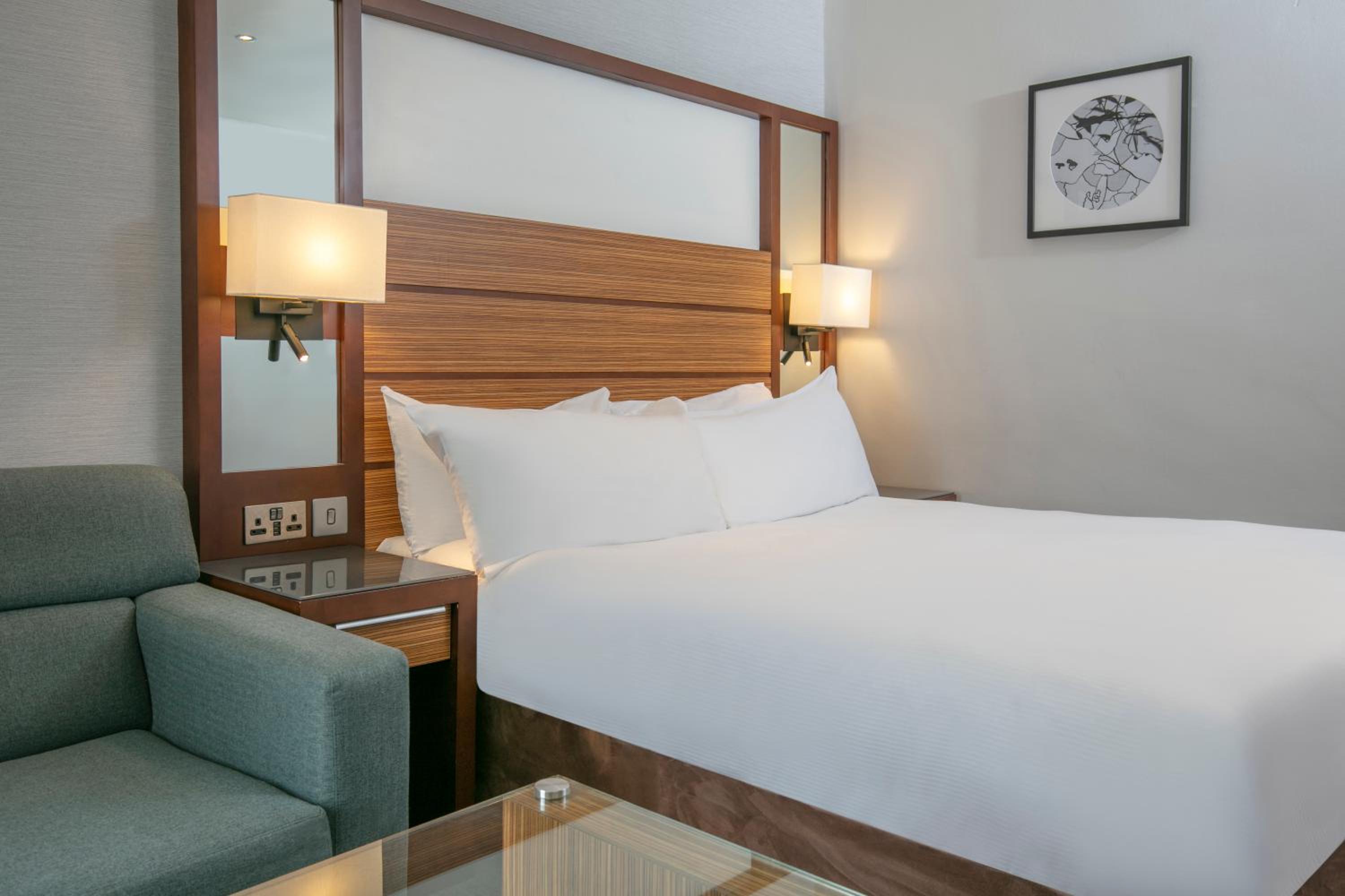 Deluxe King Room - Photo 2
