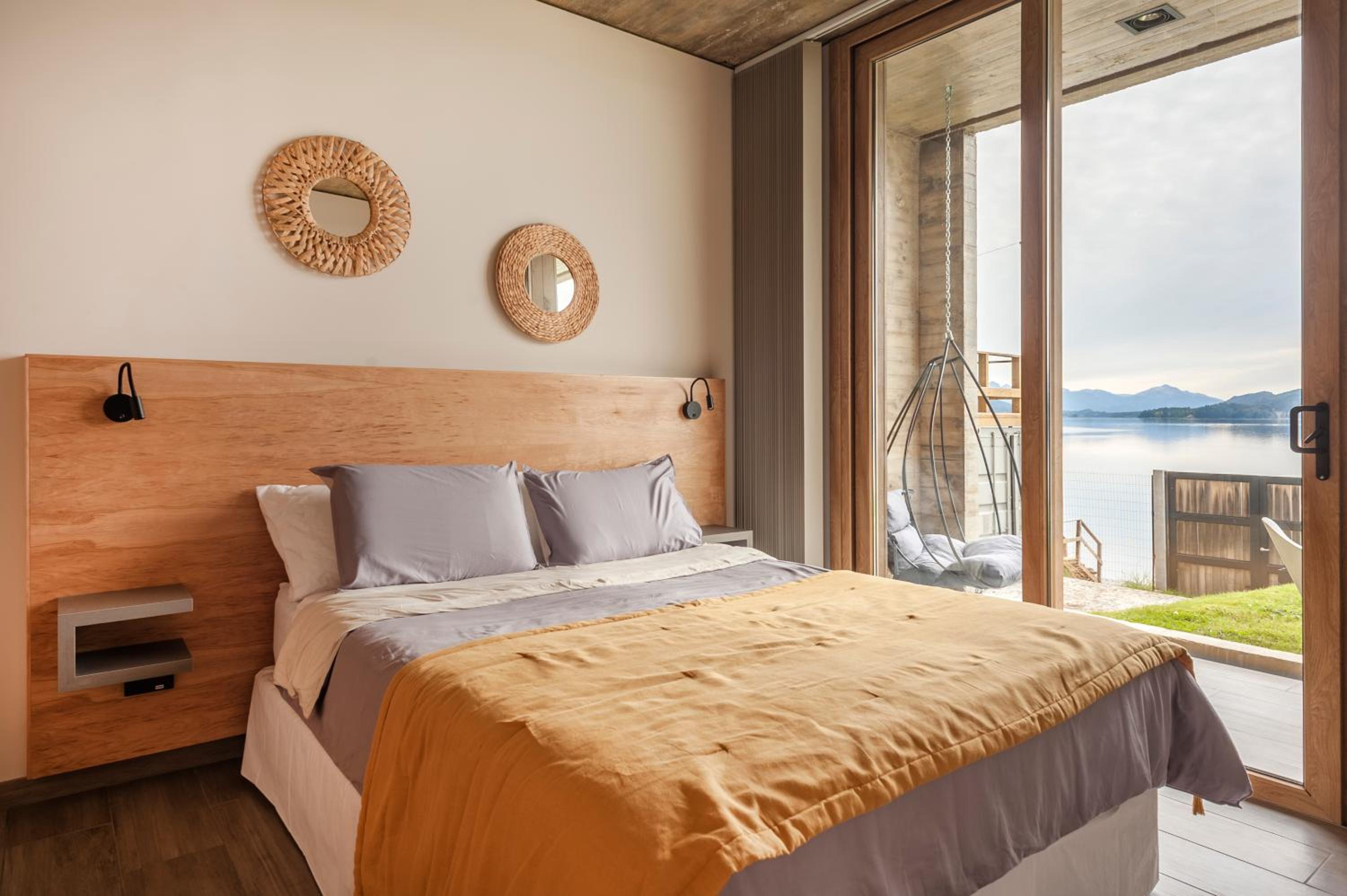 Apartment with Lake View photo 3