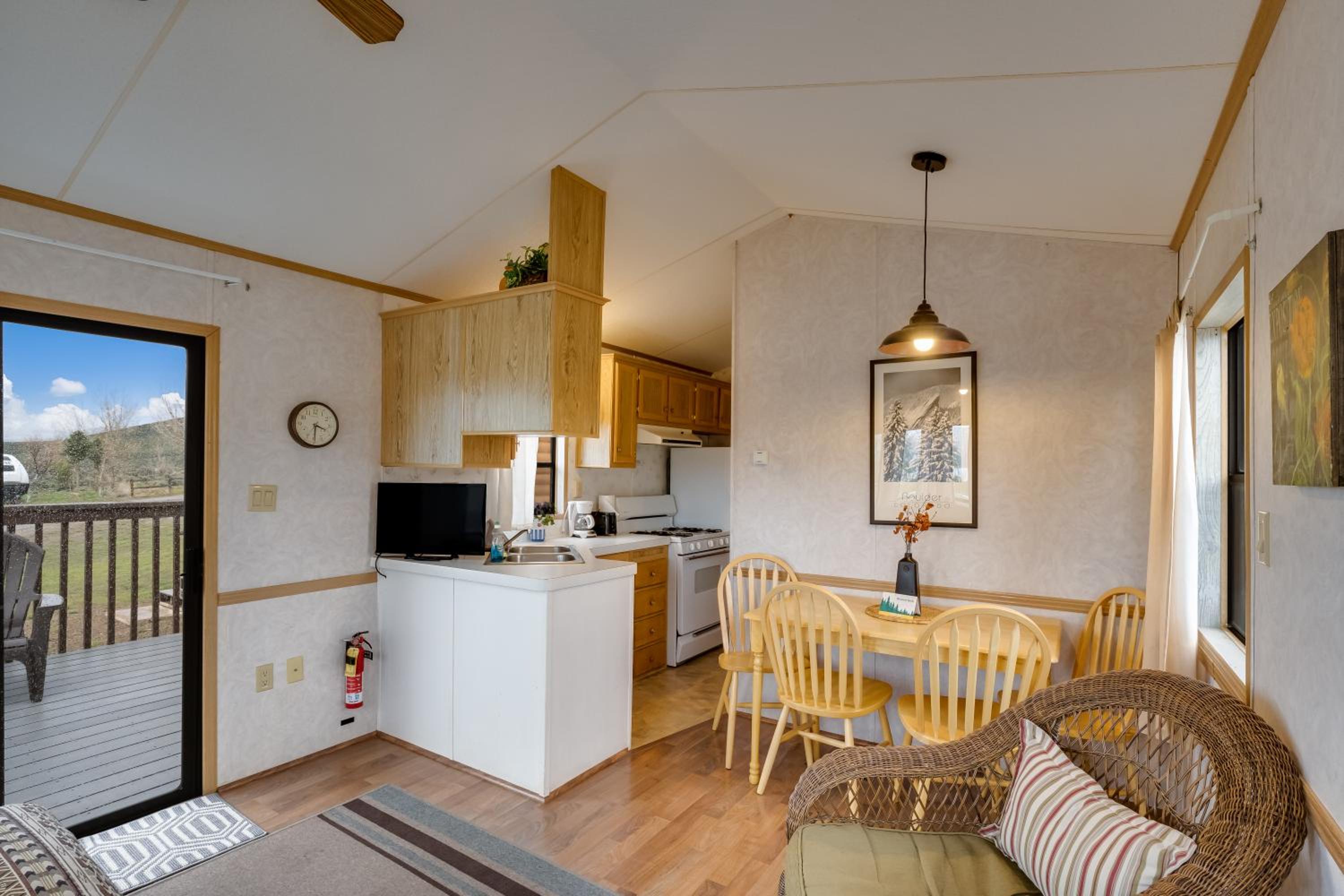 Two-Bedroom Cottage photo 2