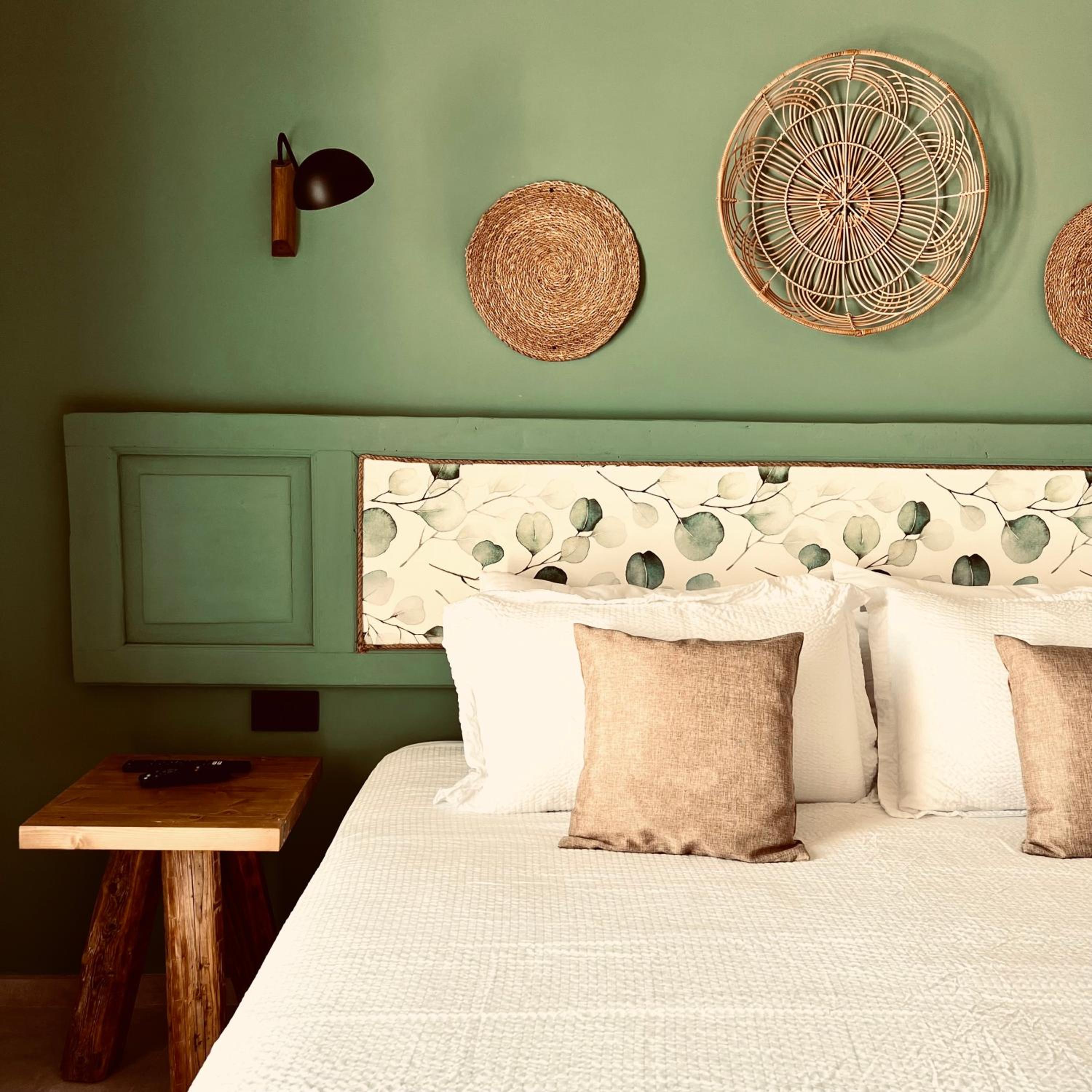 Deluxe Room - Photo 6