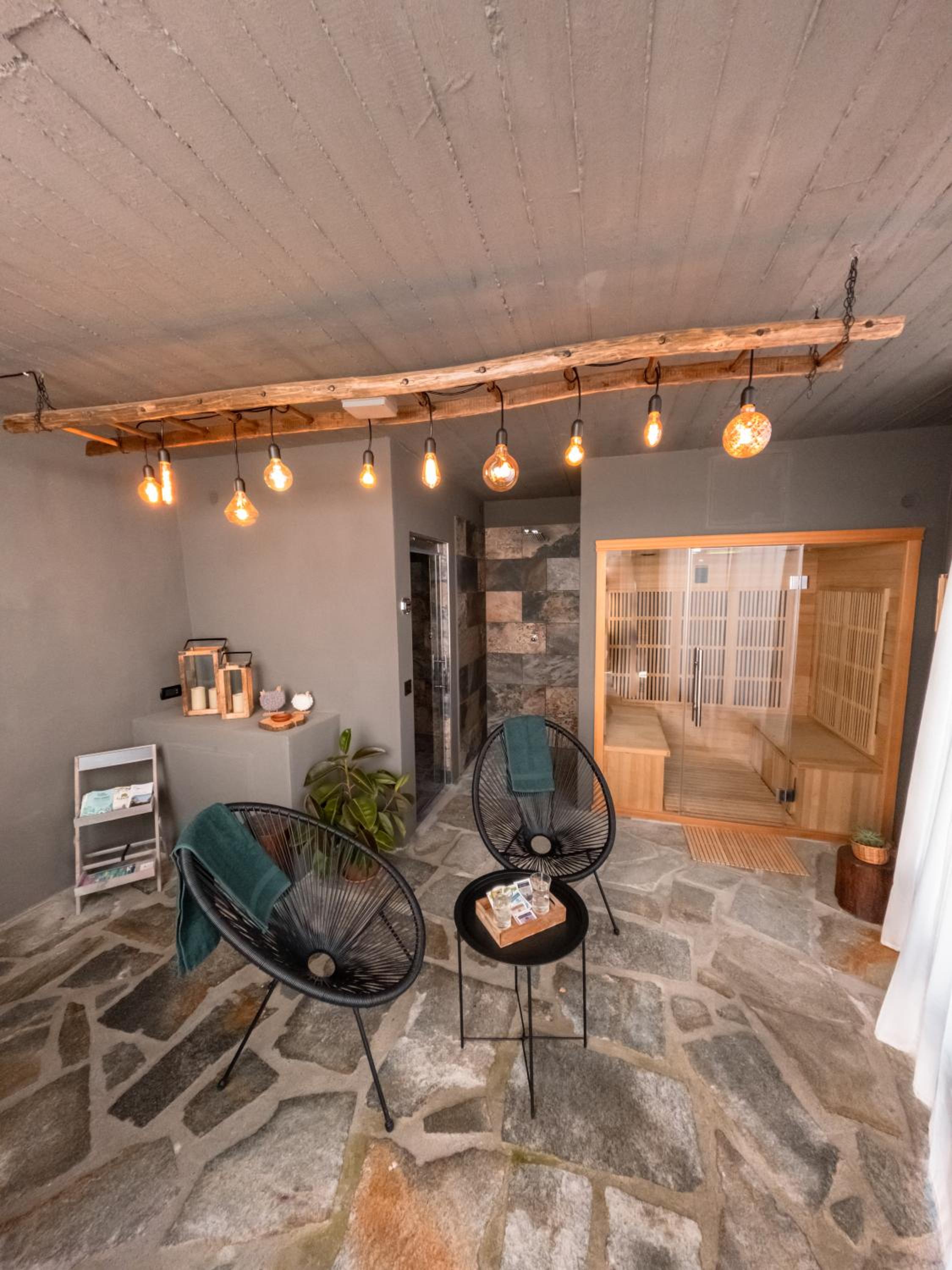 One-Bedroom House photo 1