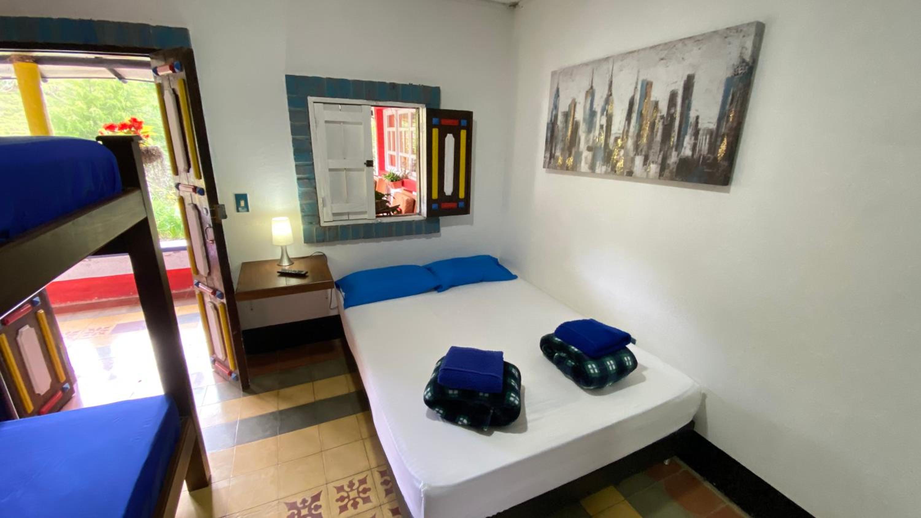 Quadruple Room with Private Bathroom photo 1