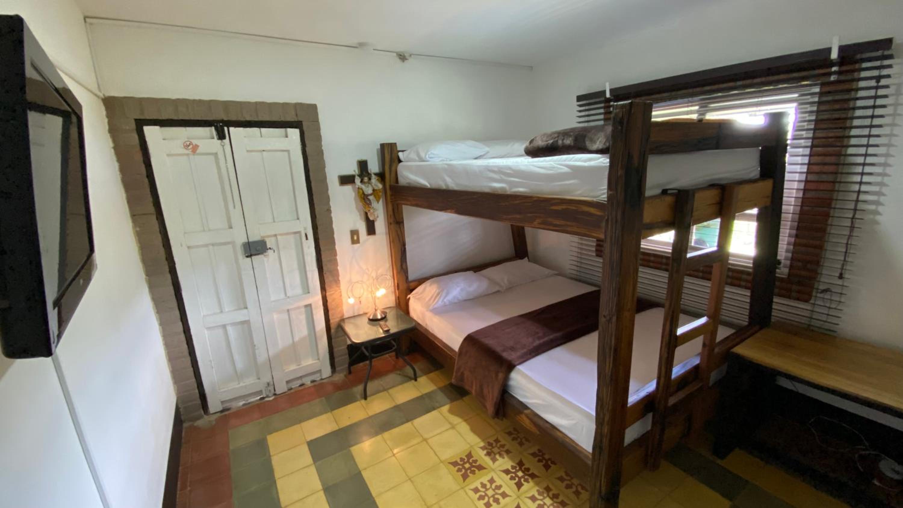 Family Room with Private Bathroom photo 1