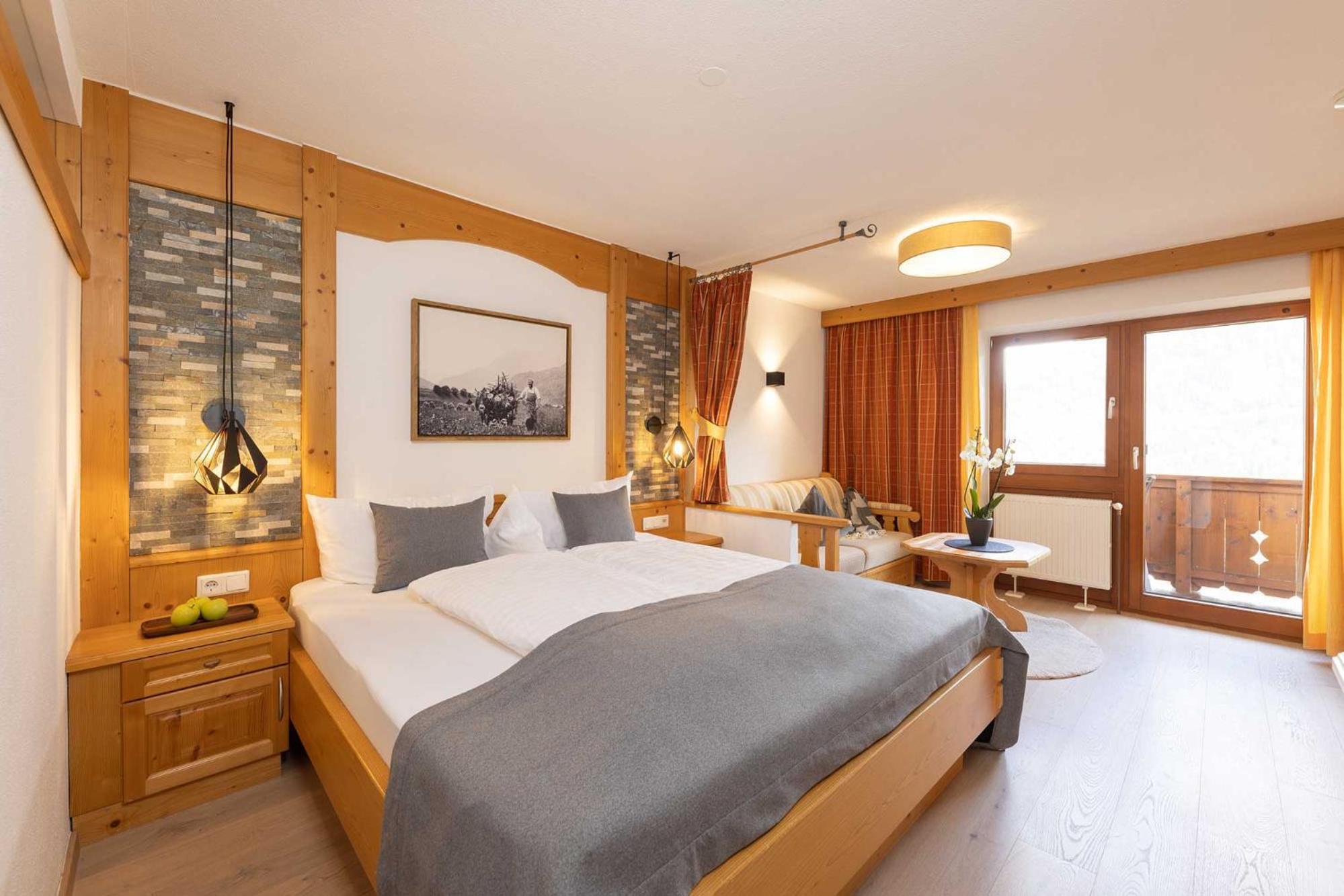 Superior Double Room with Balcony - Photo 1