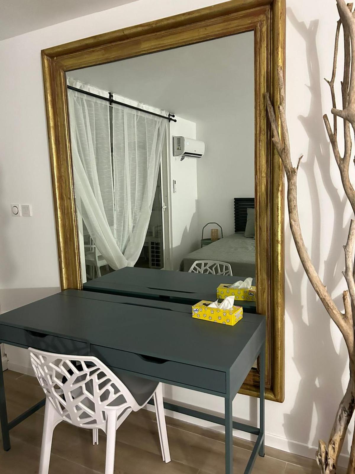 One-Bedroom Apartment photo 3