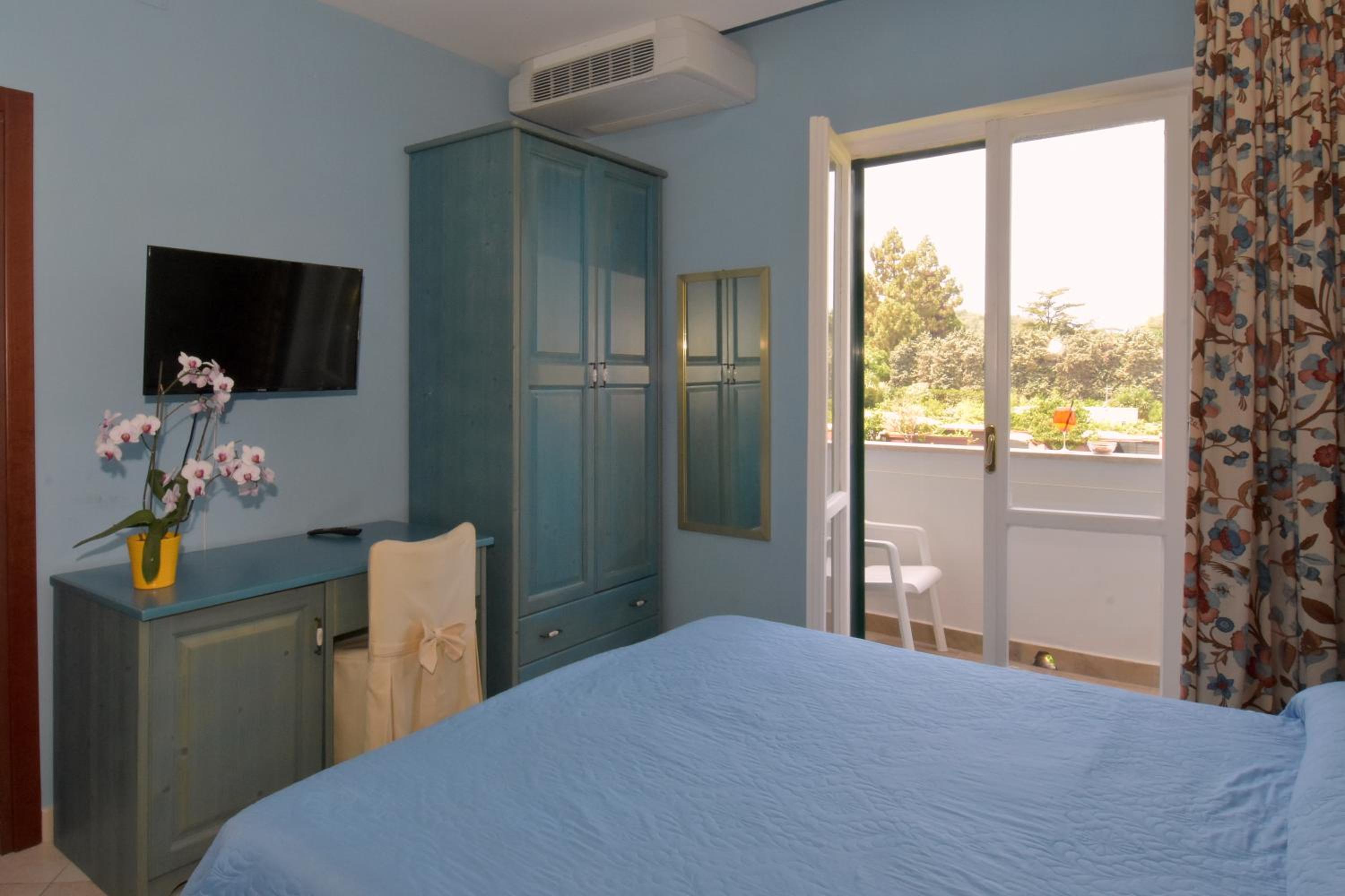 Triple Room with Sea View photo 1
