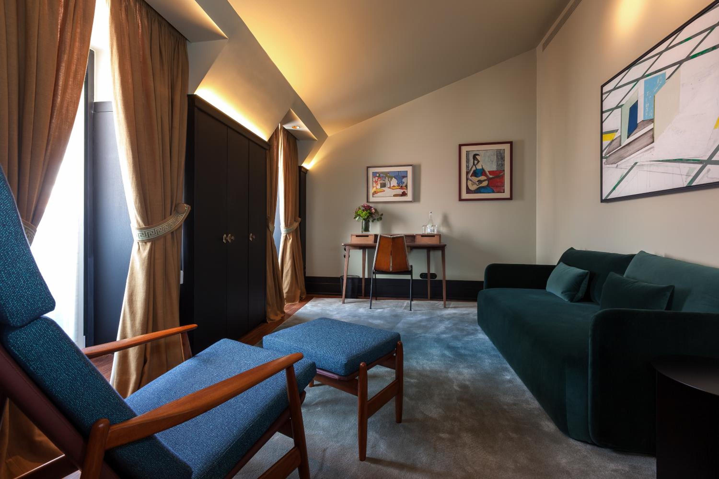 Suite with City View