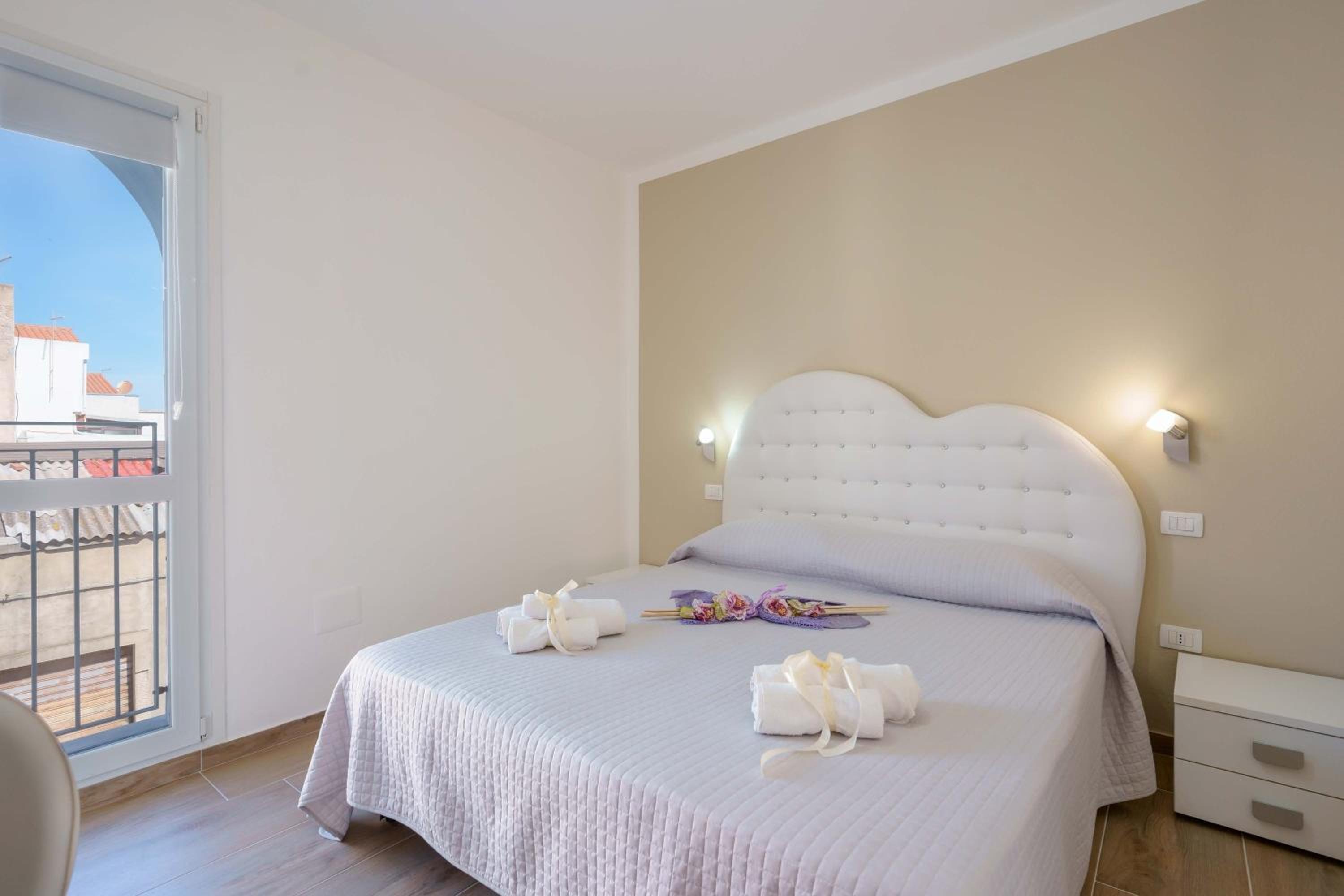Quadruple Room with Private Bathroom photo 2