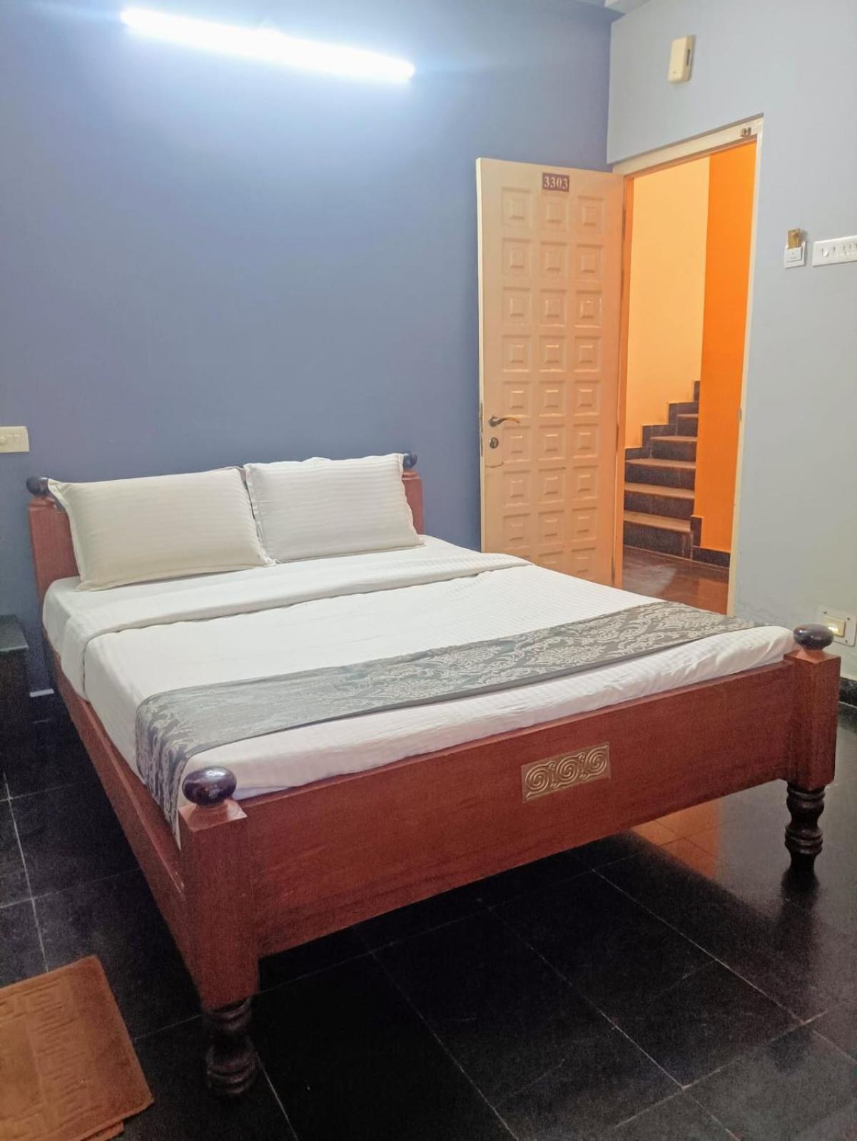Deluxe Double Room - Photo 17