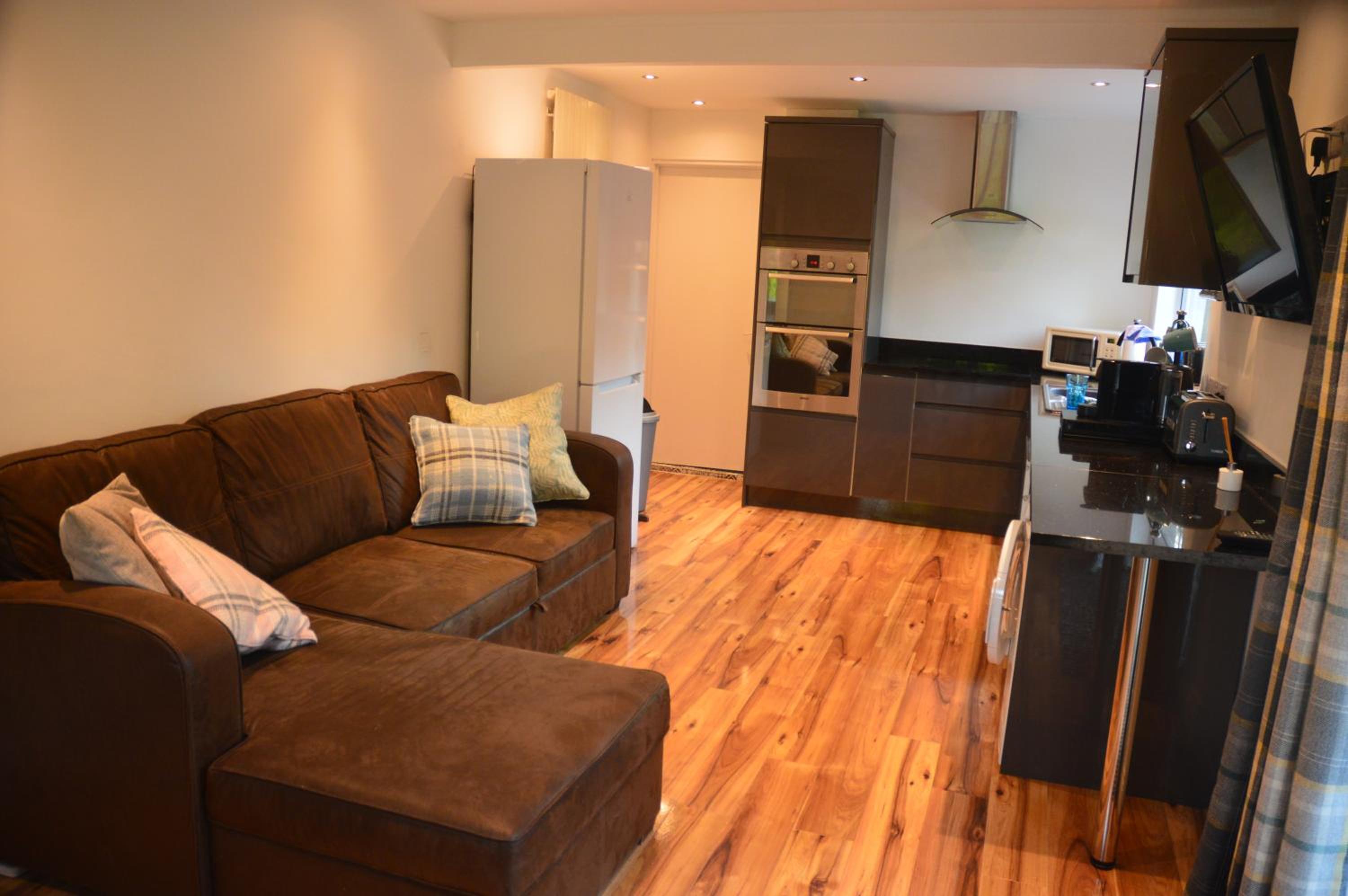 One-Bedroom Apartment - Photo 25