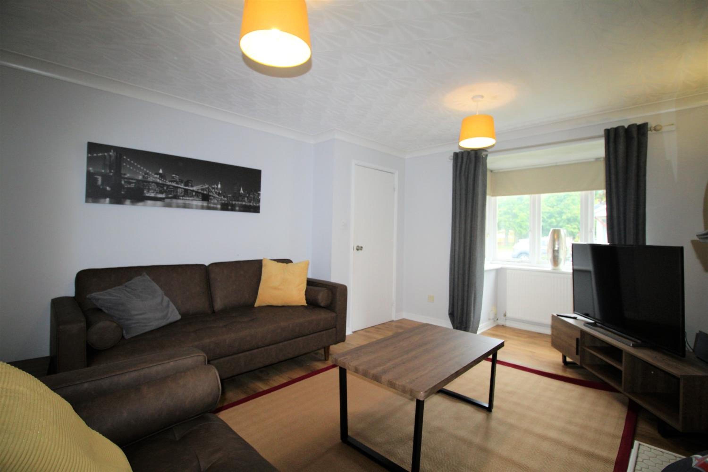 Three-Bedroom House photo 2