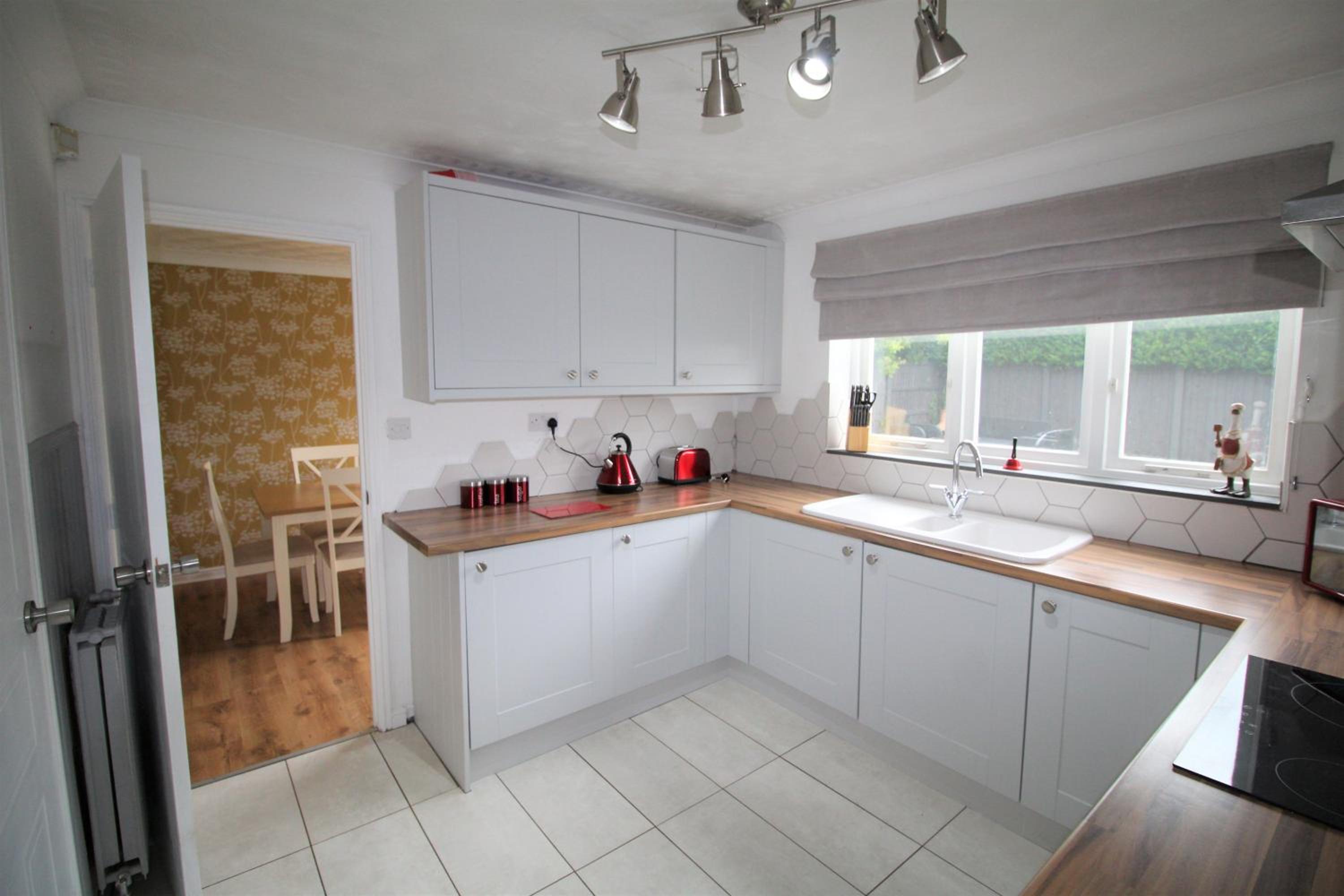 Three-Bedroom House photo 3