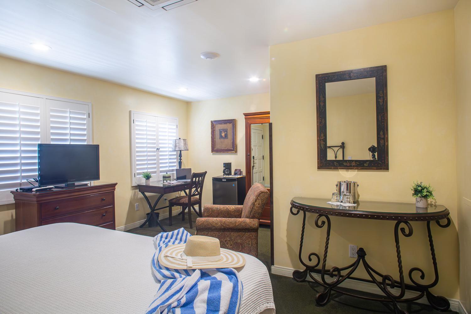 Standard King Room photo 1