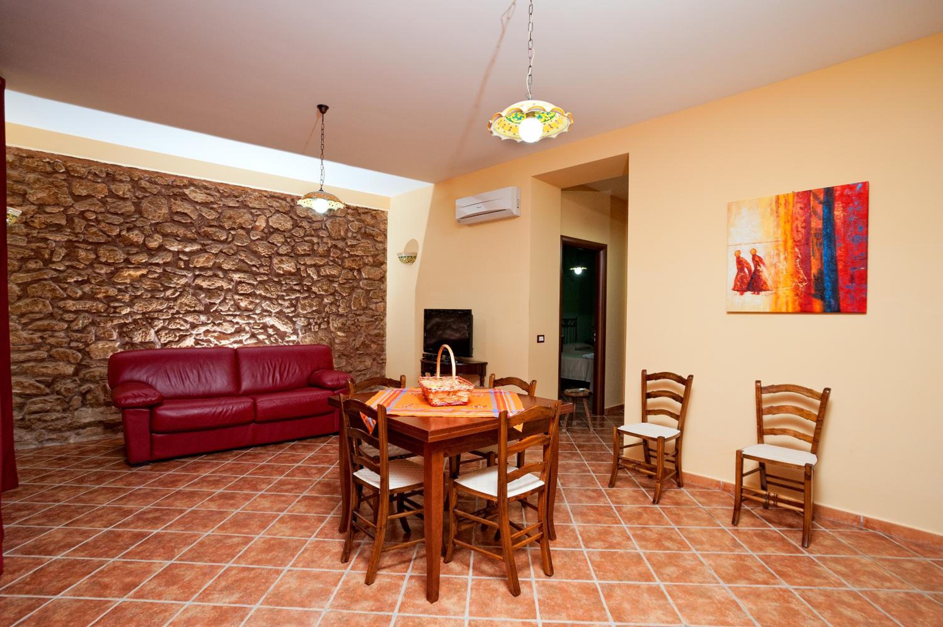 Two-Bedroom Apartment with Patio photo 1