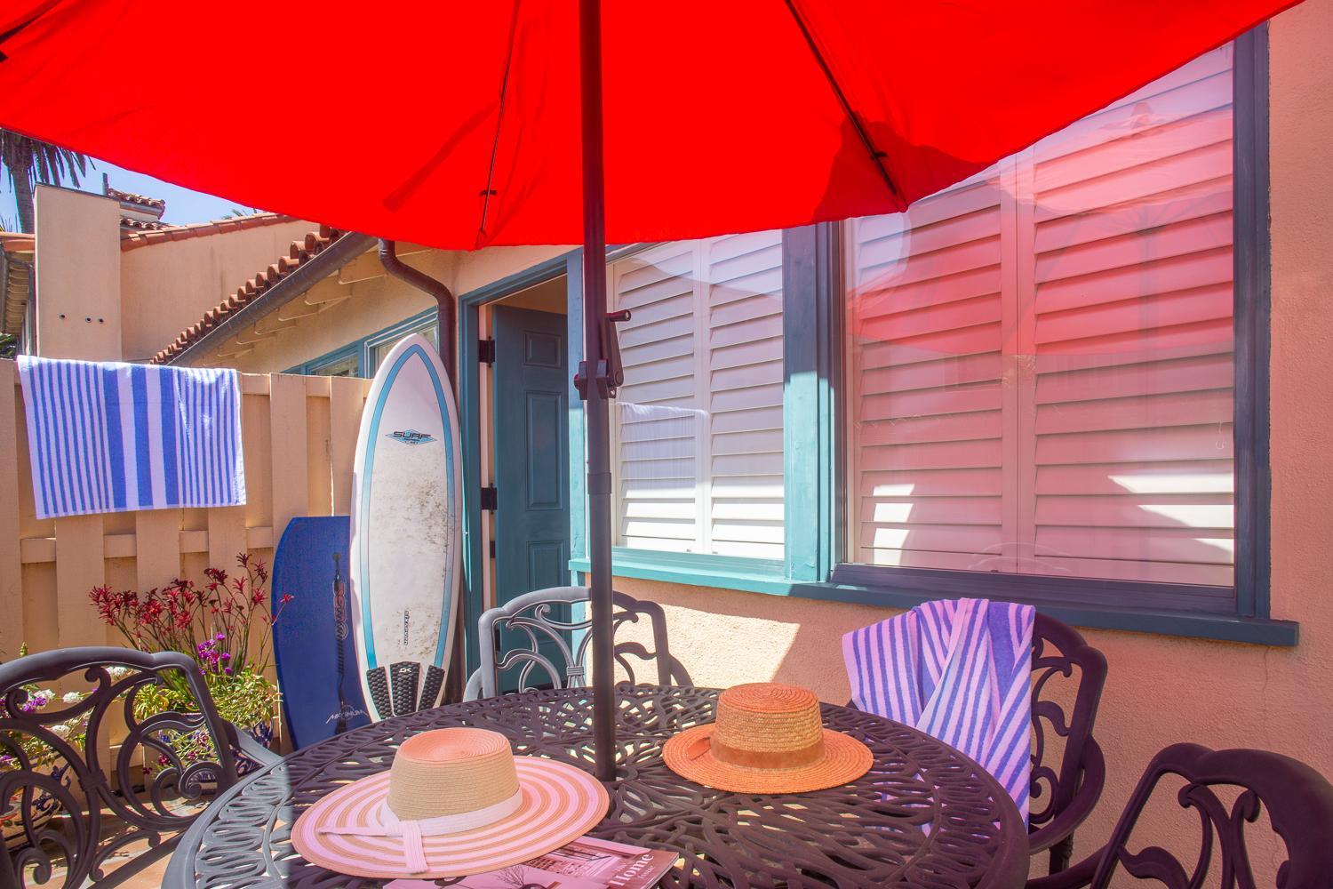 Patio Room with Two Queen Beds photo 3
