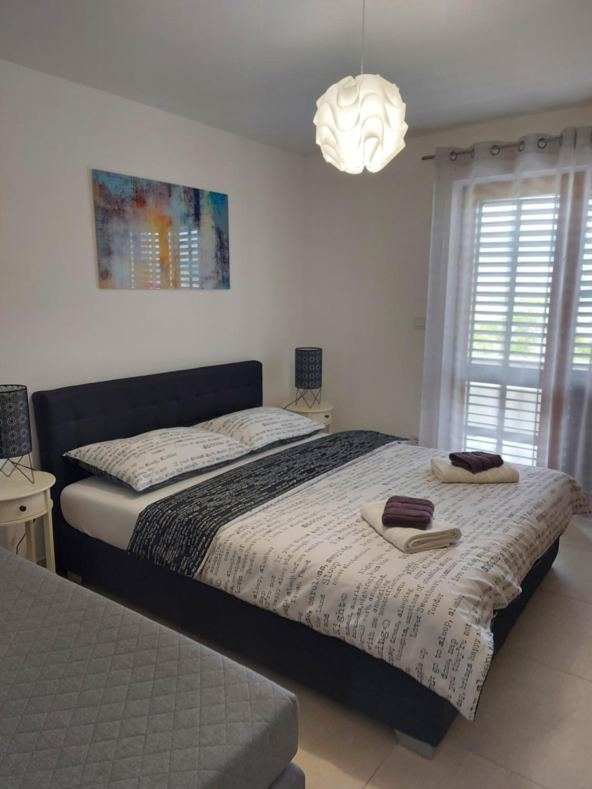 One-Bedroom Apartment photo 2
