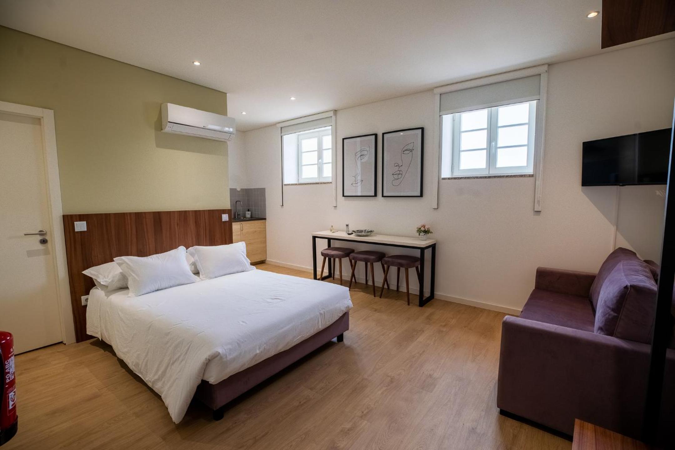 Studio Apartment photo 1