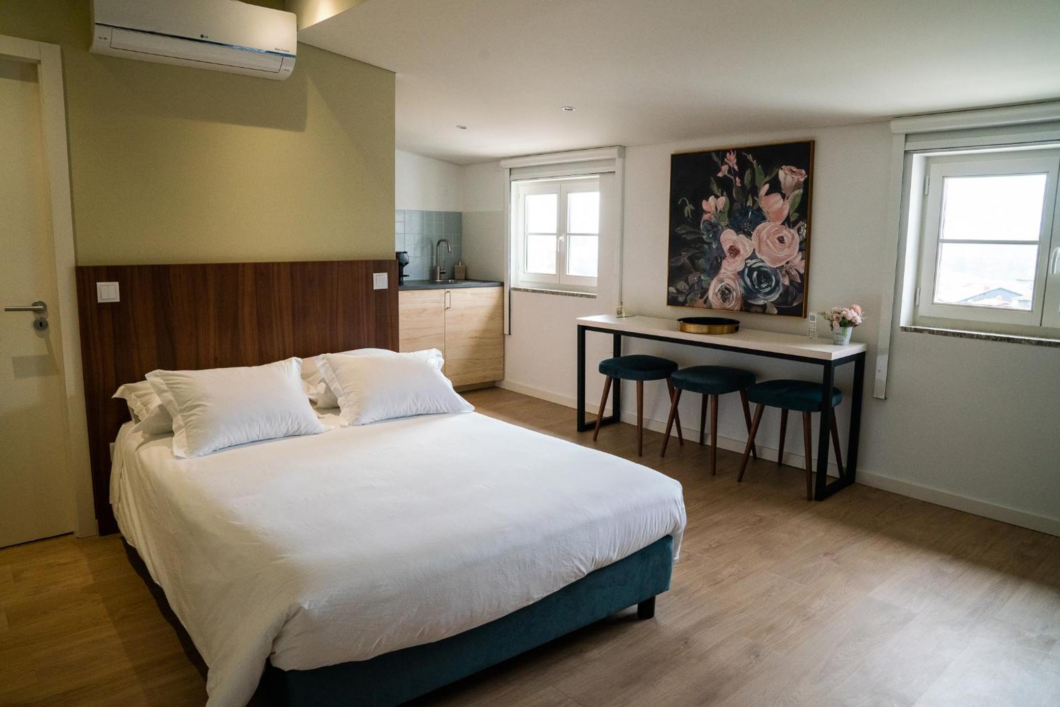 Studio Apartment photo 2