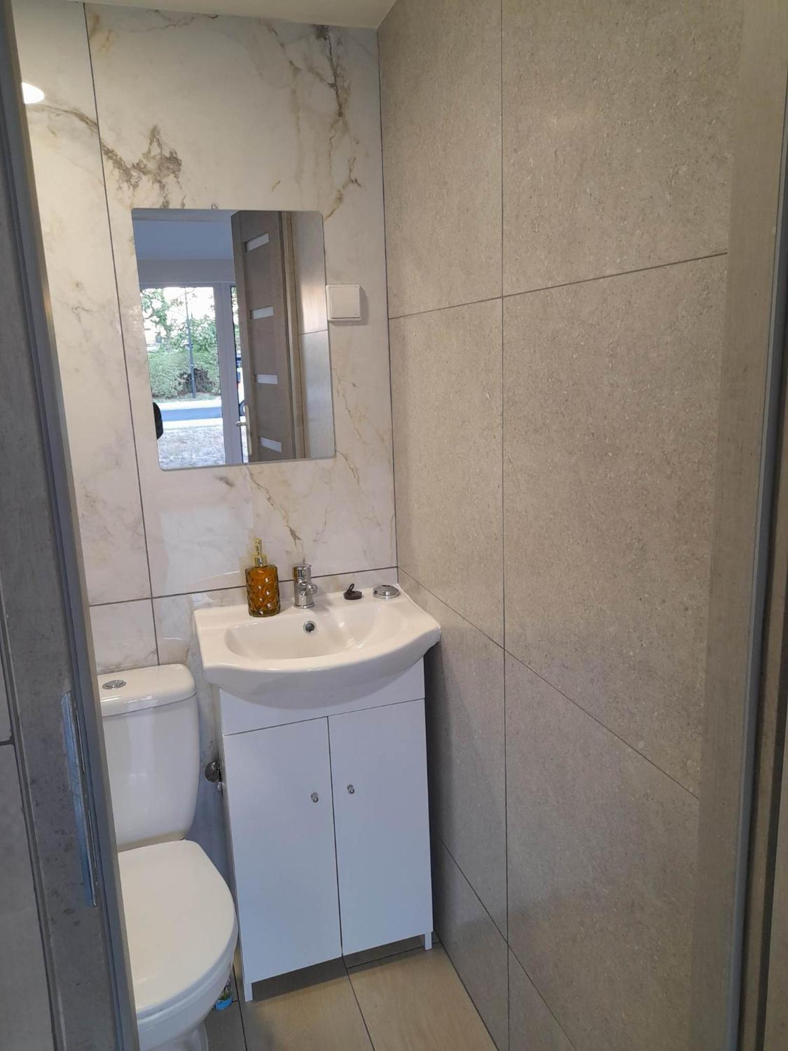 One-Bedroom Apartment - Photo 11