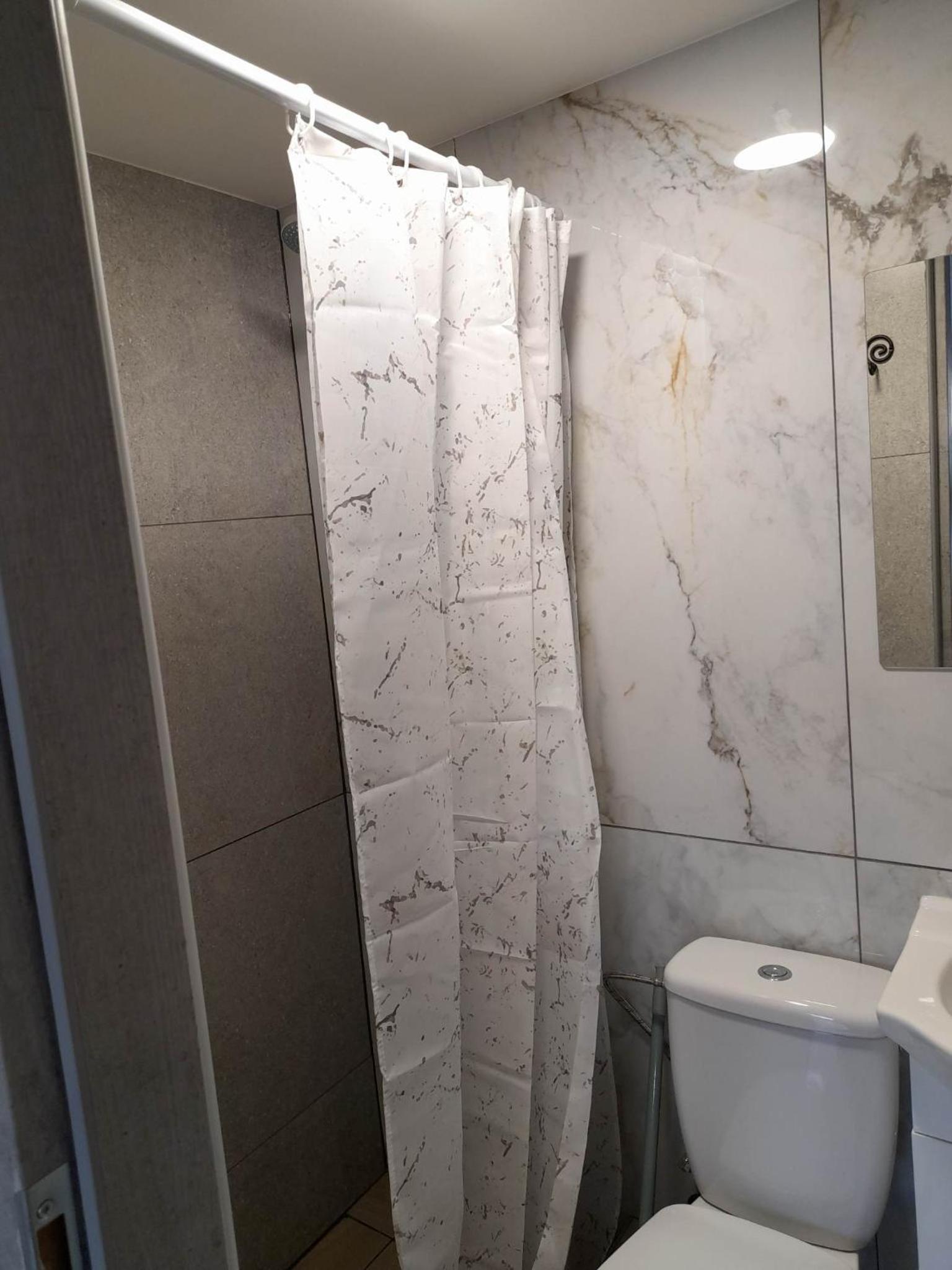 One-Bedroom Apartment - Photo 12