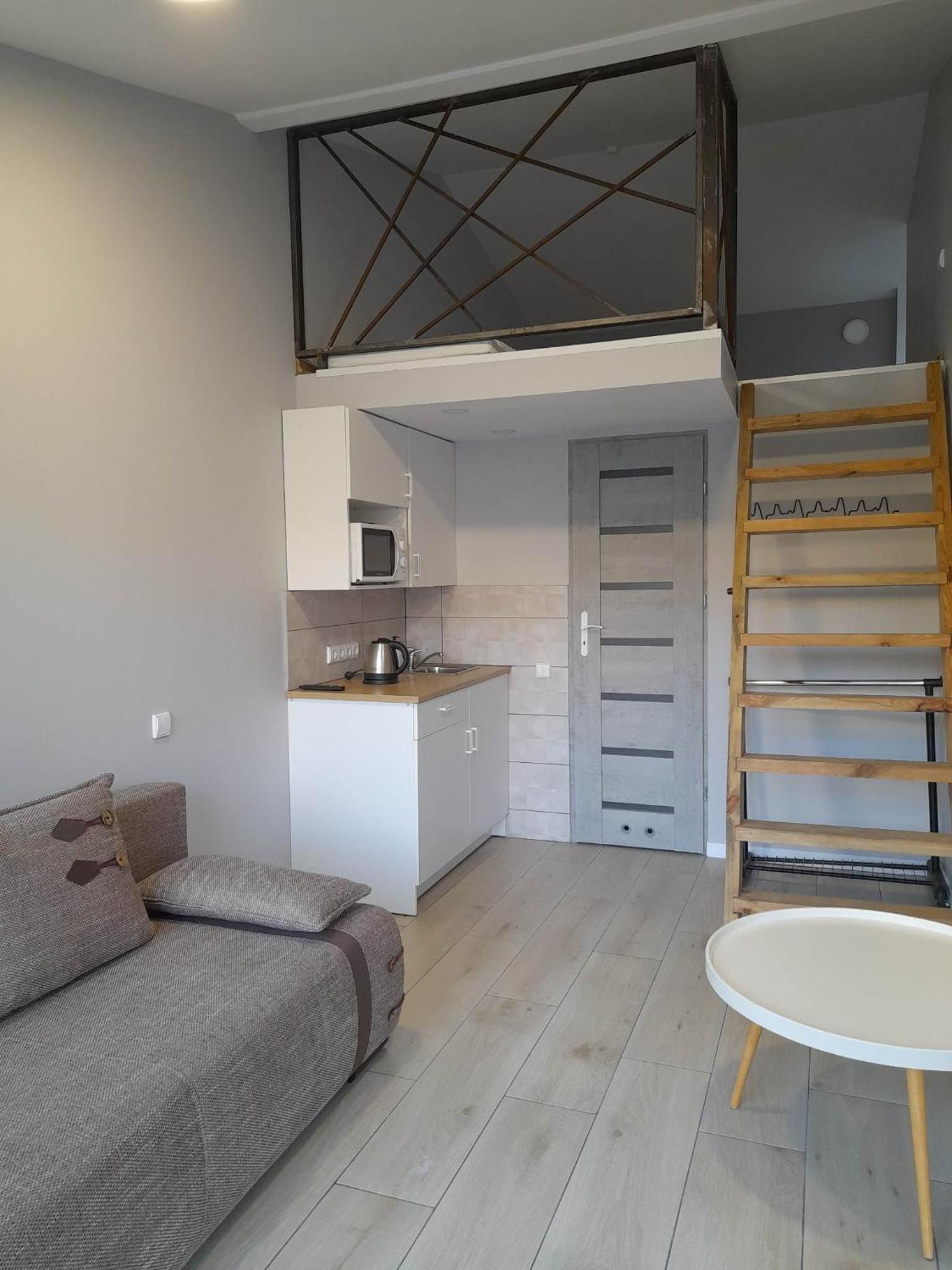 One-Bedroom Apartment - Photo 2