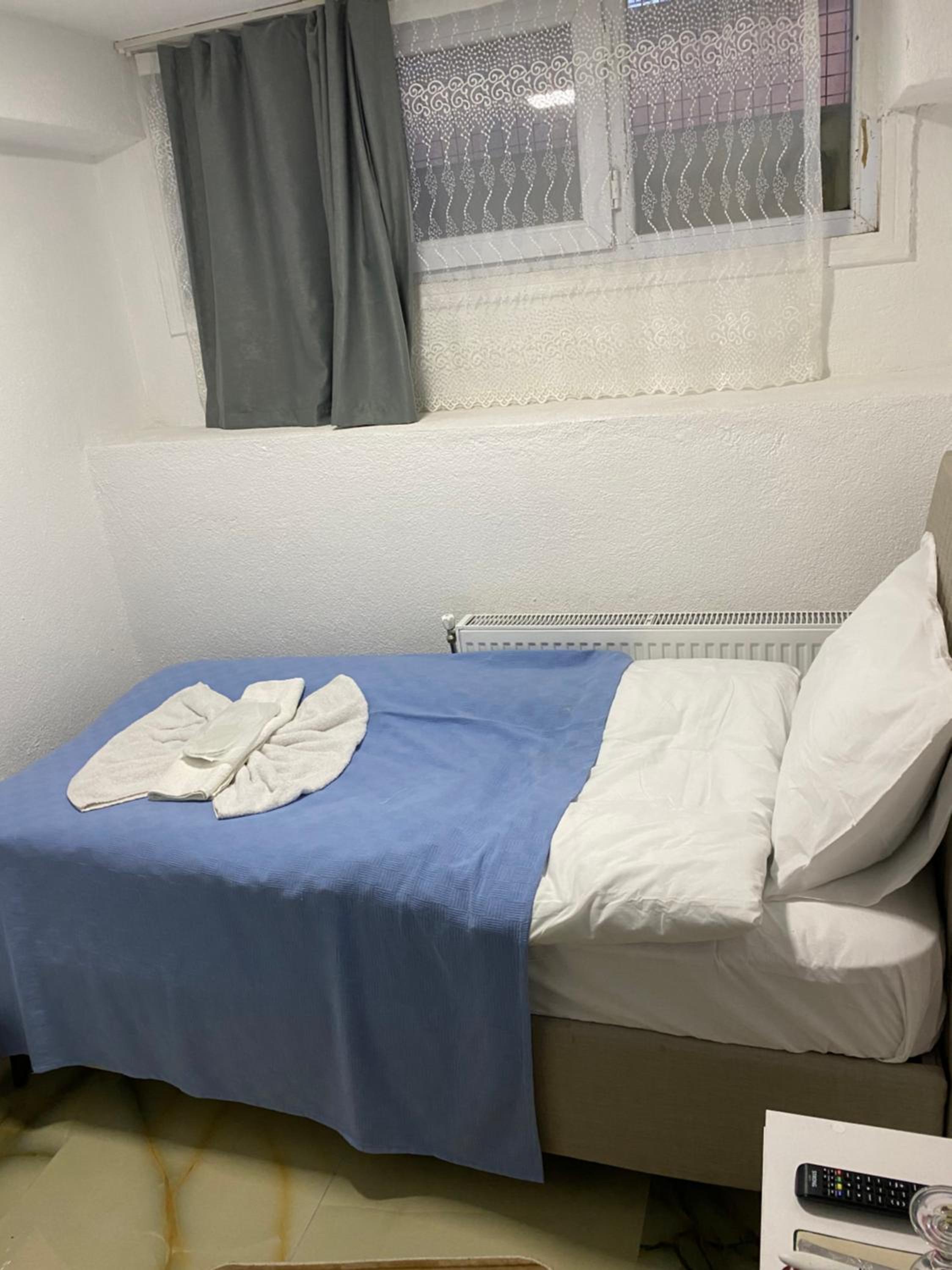 Small Single Room photo 1