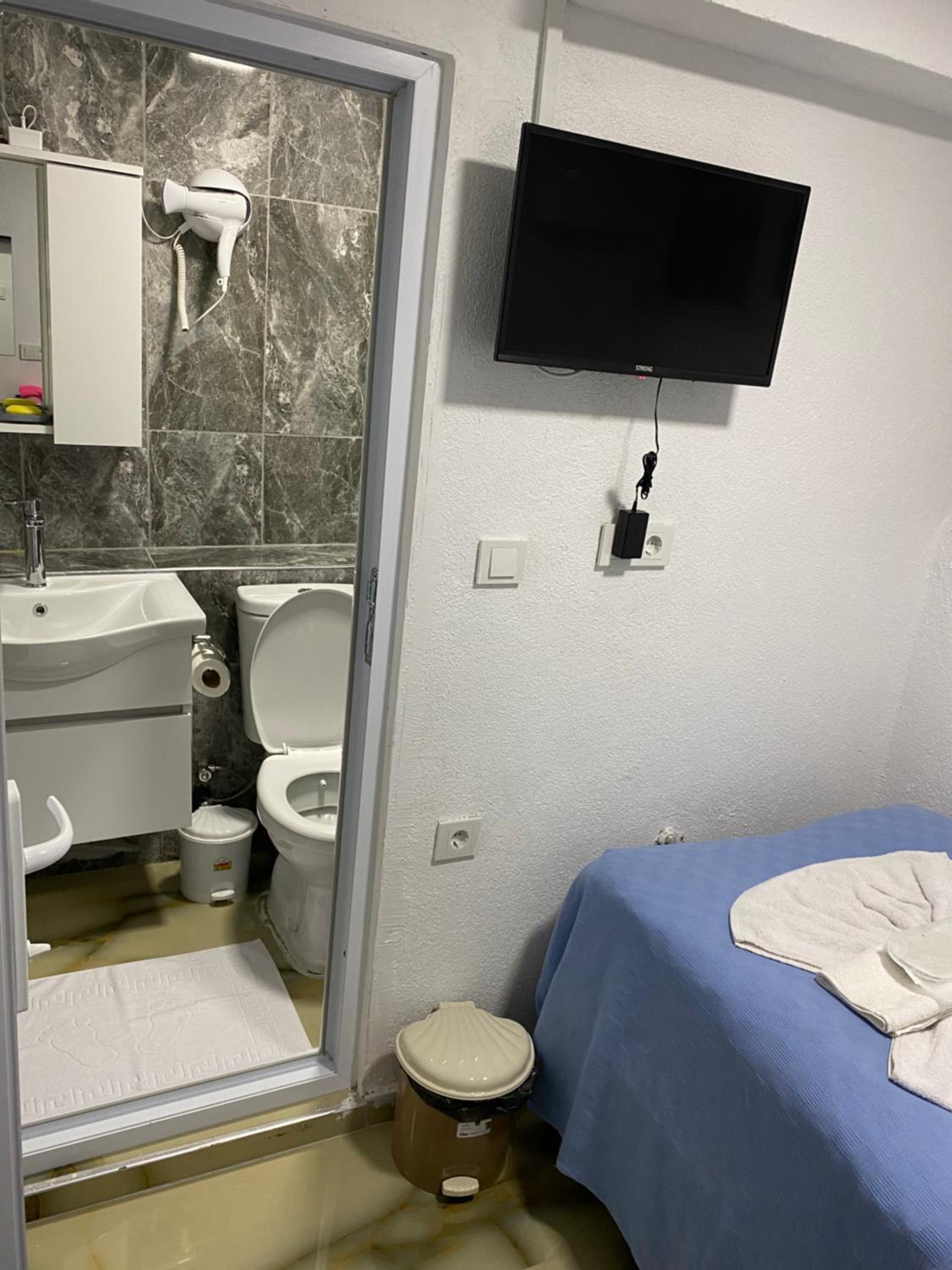 Small Single Room photo 2