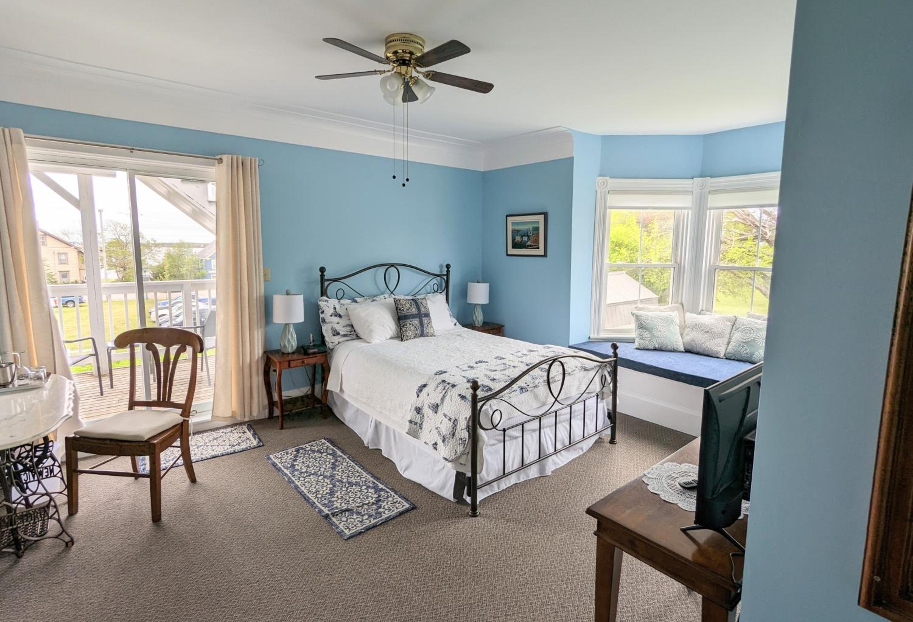 Queen Room with Sea View photo 2